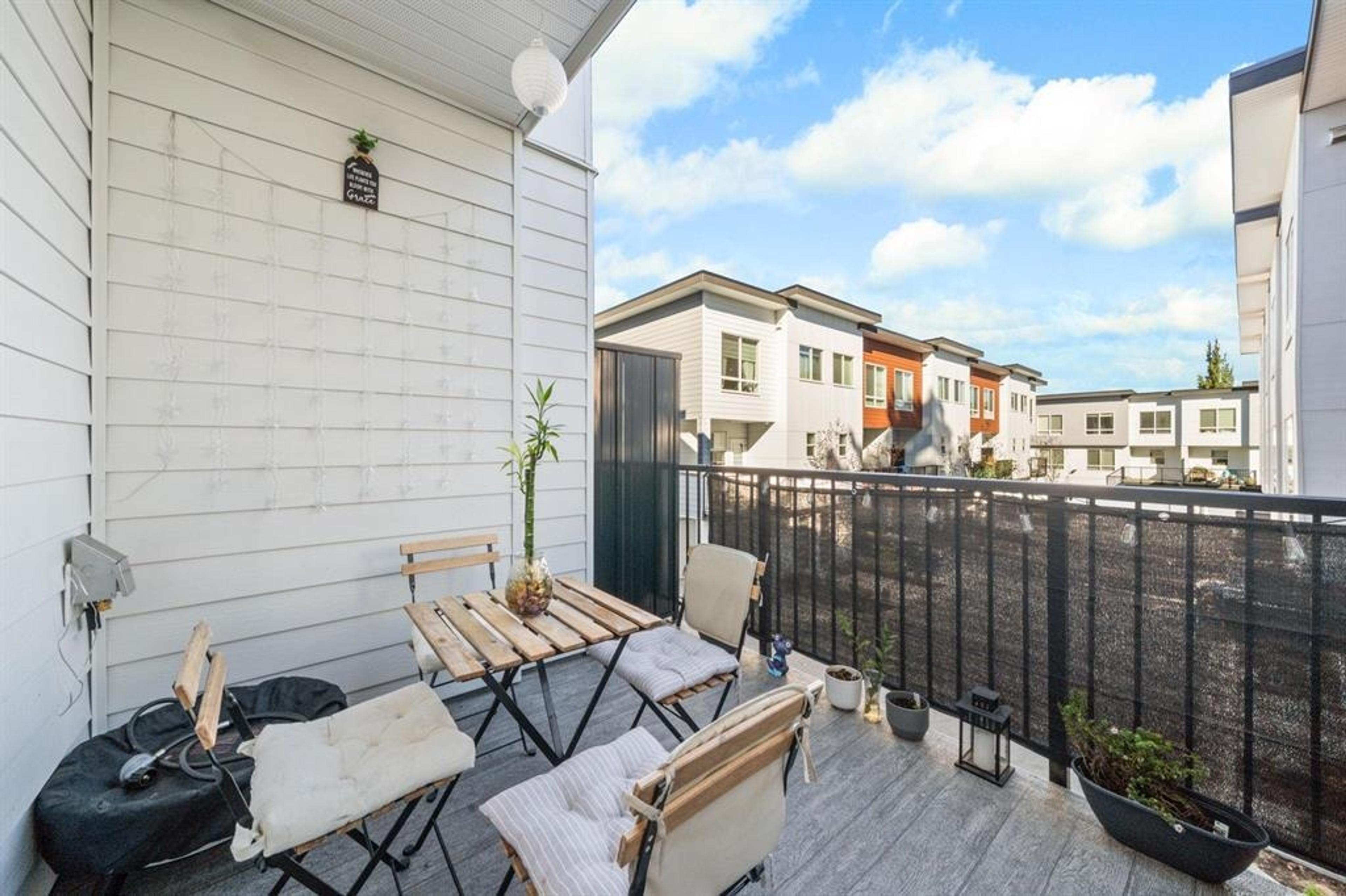 #5 27640 LANTERN AVENUE - 21