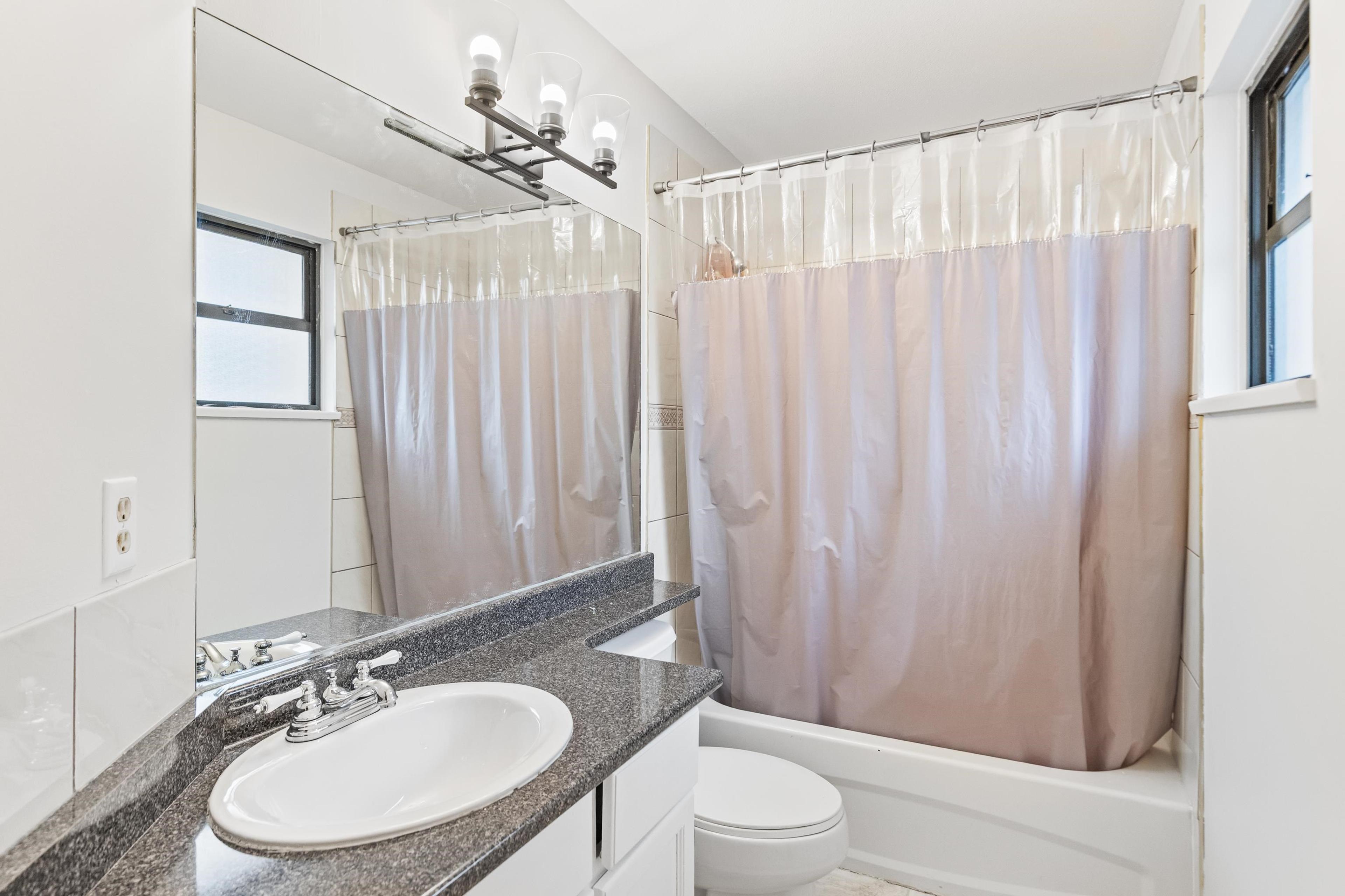 #12 20681 THORNE AVENUE - 23