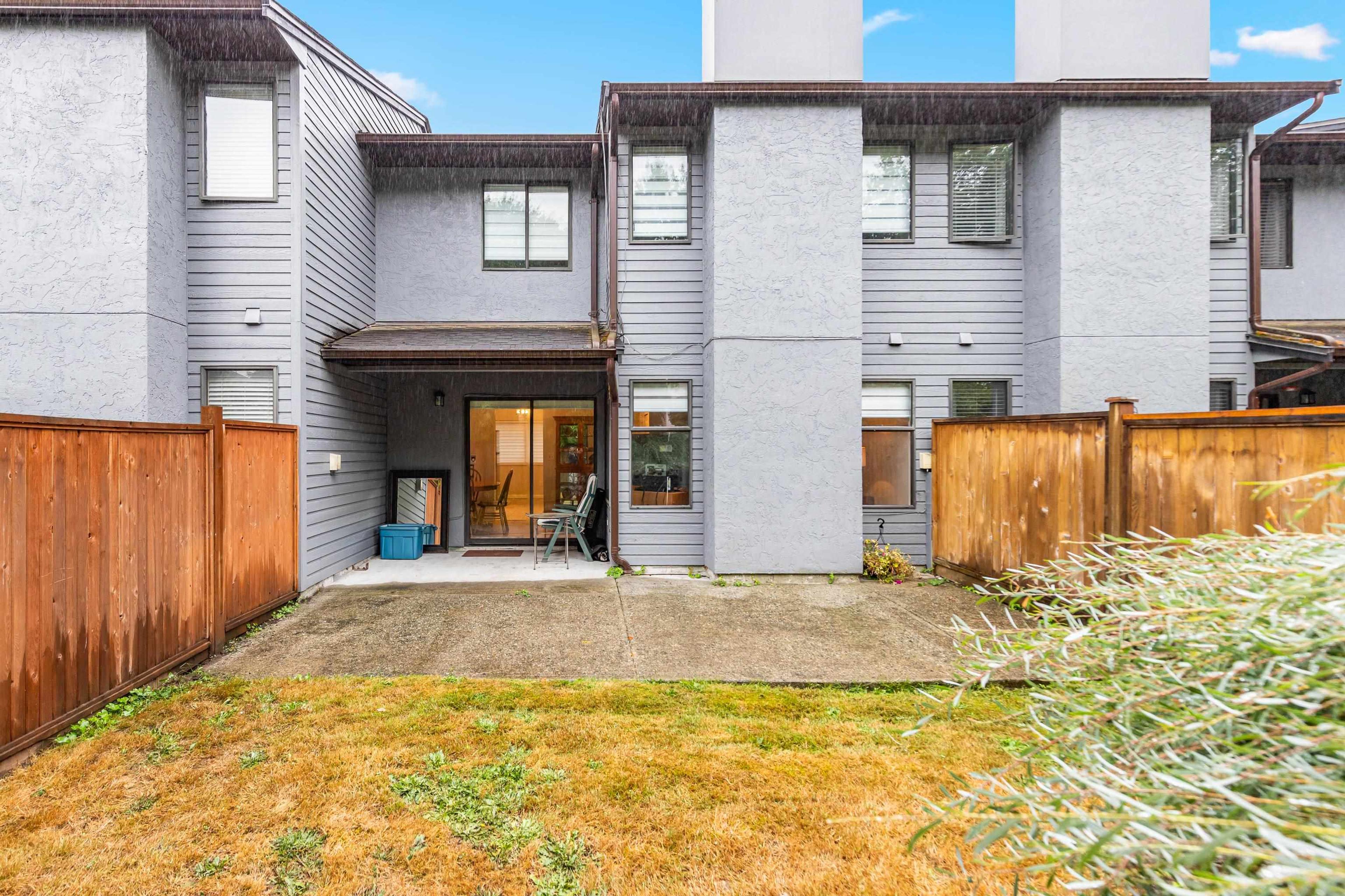 #12 20681 THORNE AVENUE - 27