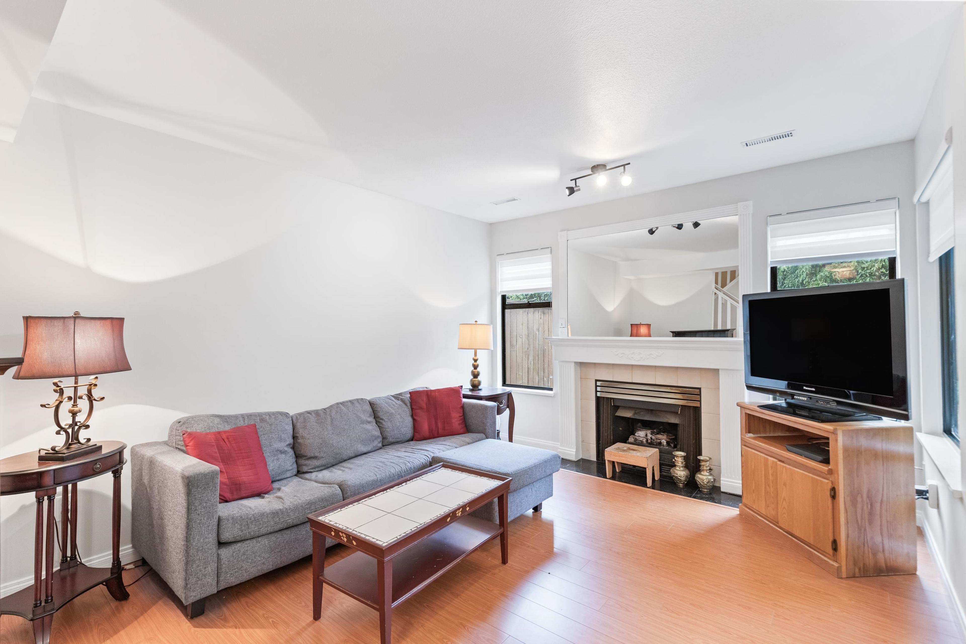 #12 20681 THORNE AVENUE - 13