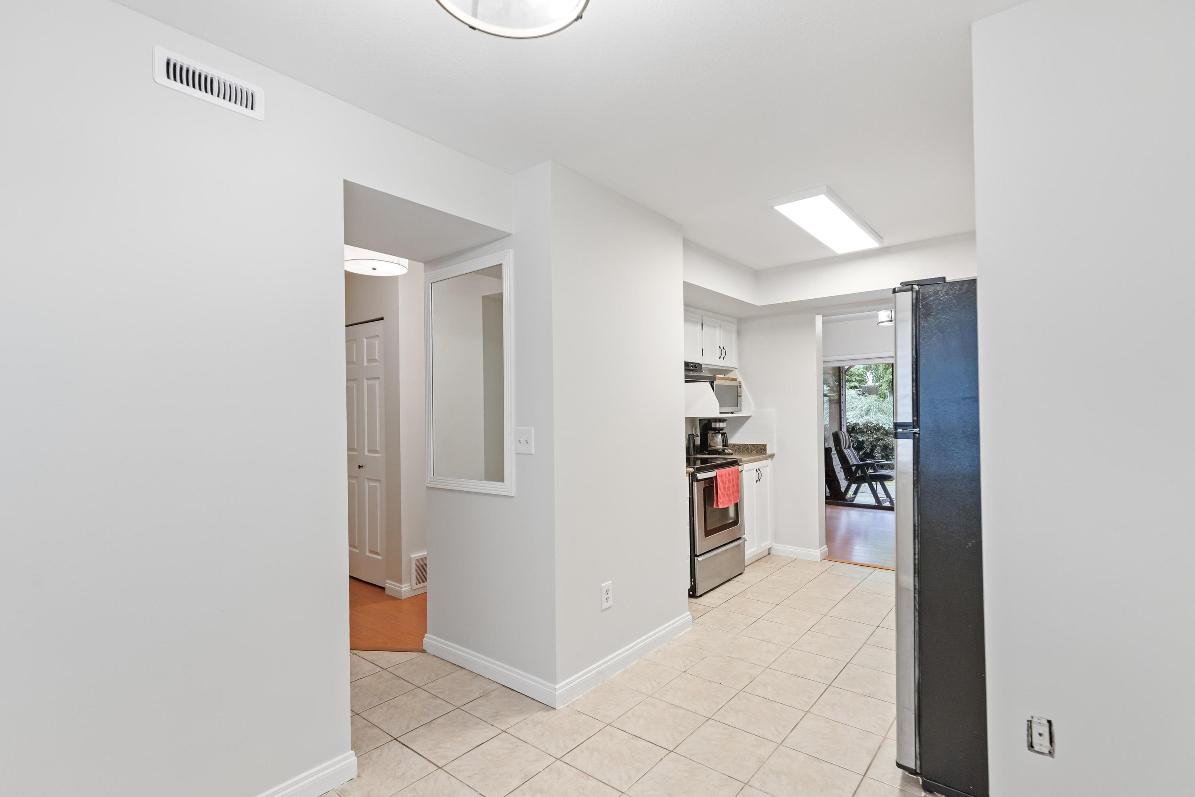 #12 20681 THORNE AVENUE - 16