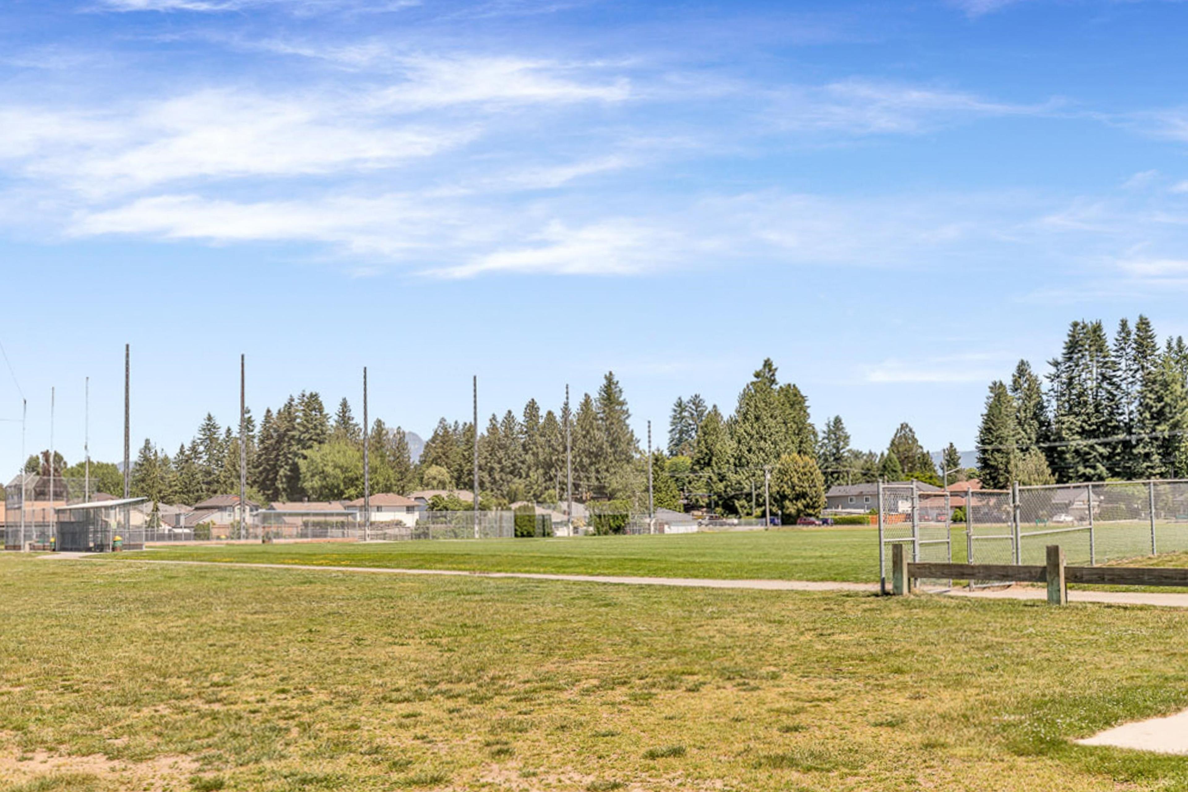 #12 20681 THORNE AVENUE - 32