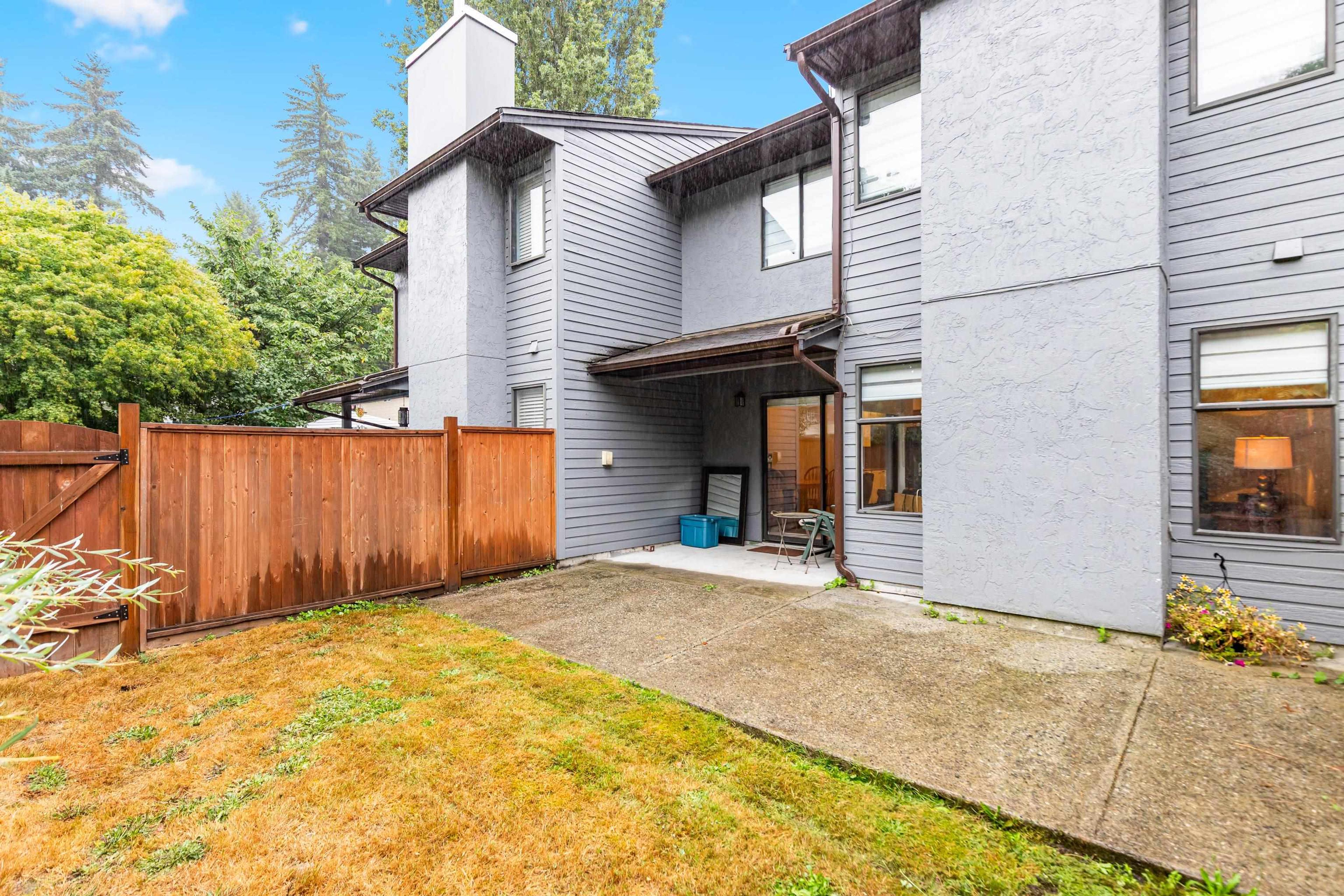 #12 20681 THORNE AVENUE - 28