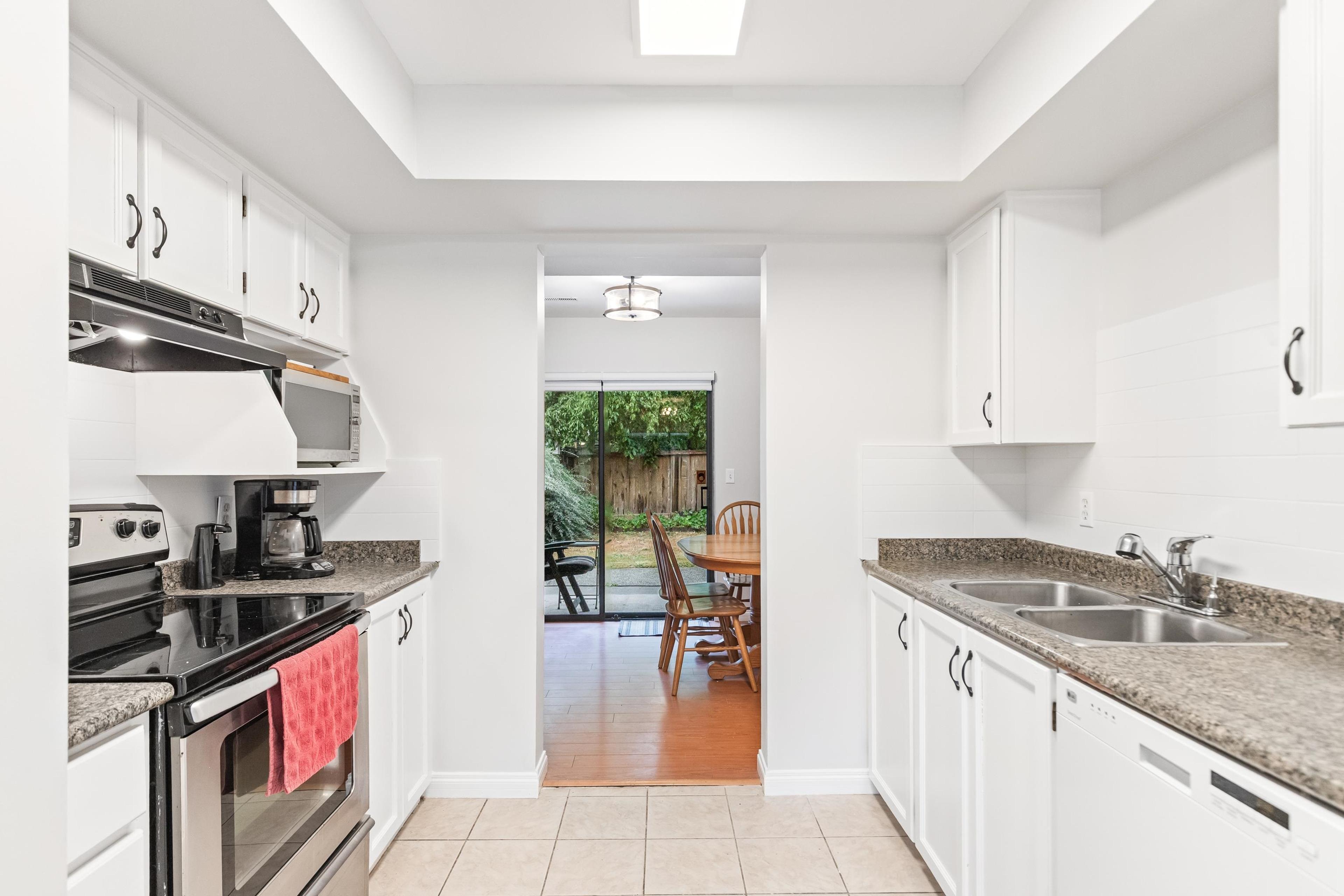 #12 20681 THORNE AVENUE - 5