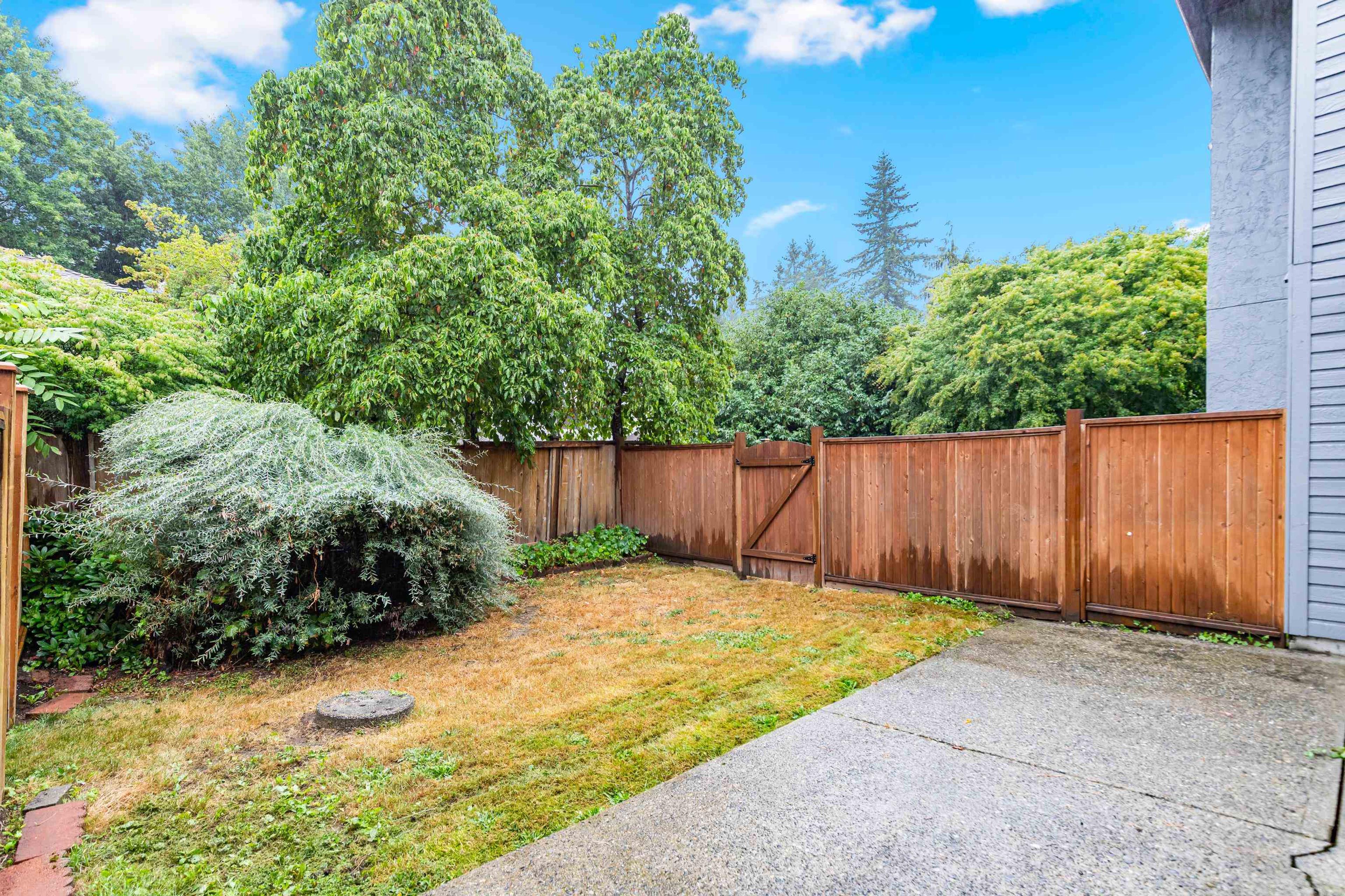 #12 20681 THORNE AVENUE - 25