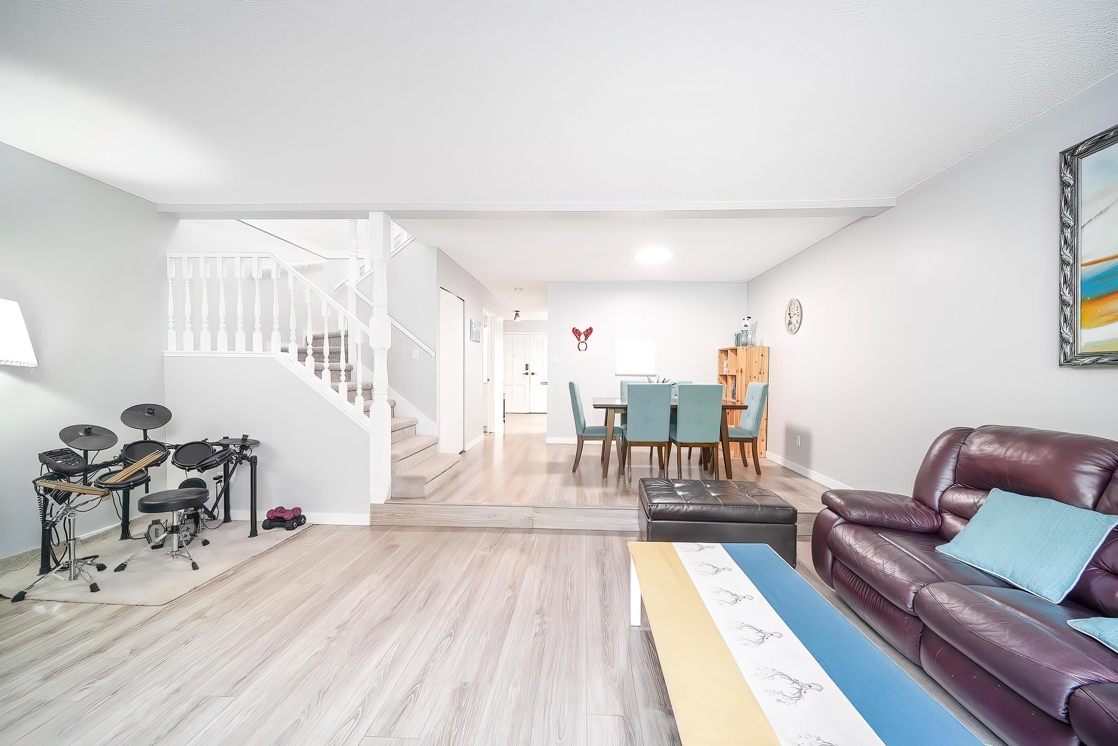 #50 10391 NO. 3 ROAD - 20