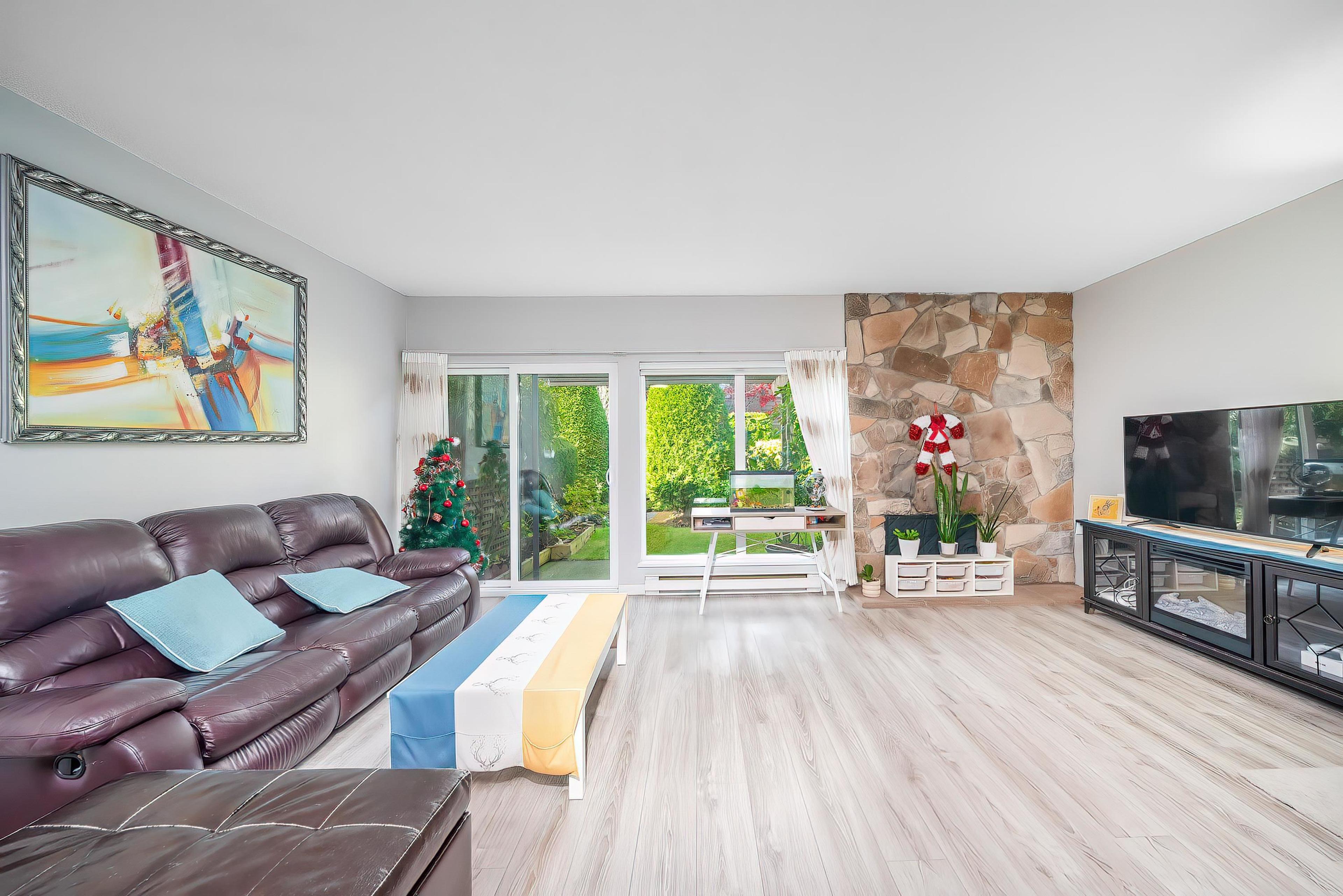 #50 10391 NO. 3 ROAD - 14