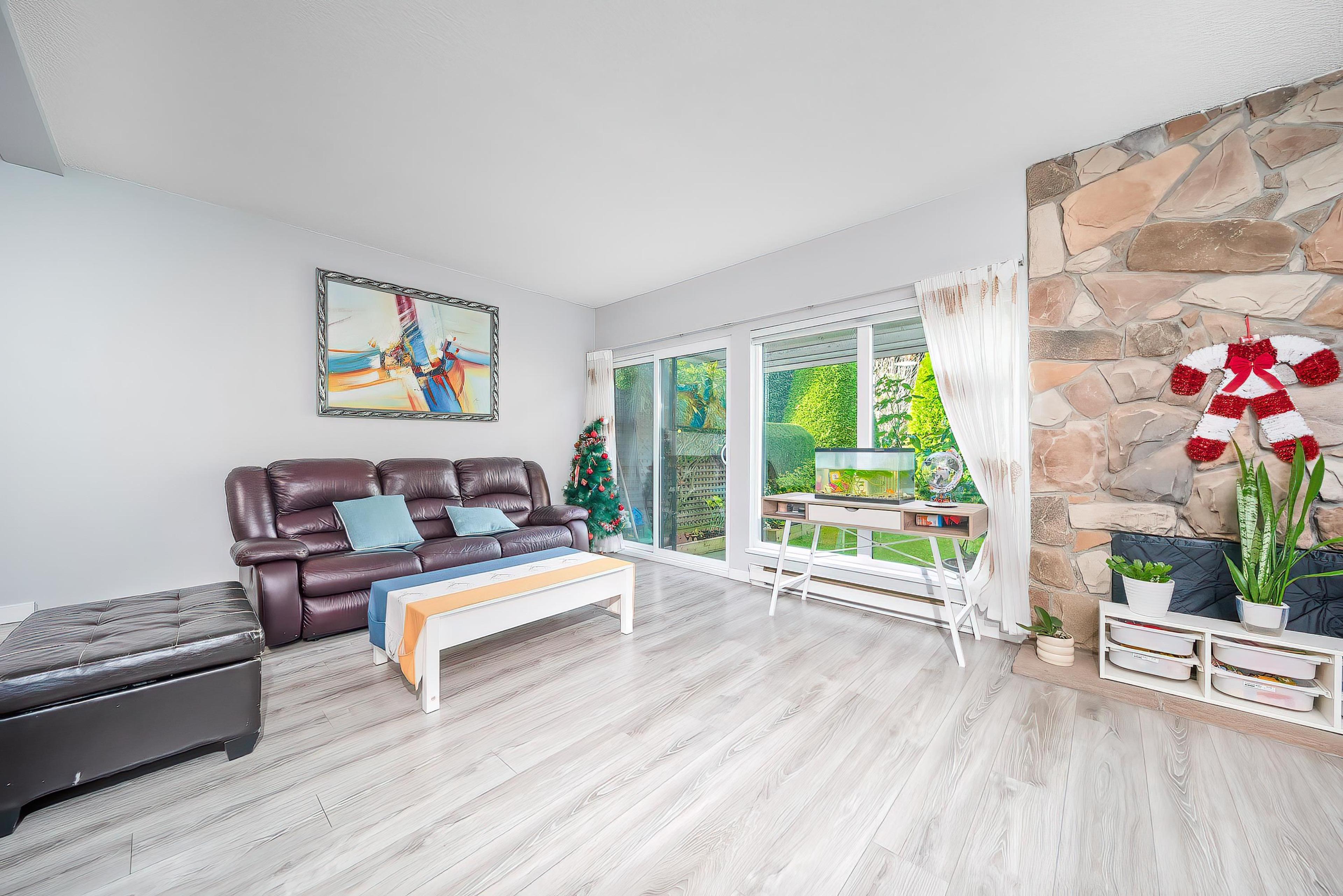 #50 10391 NO. 3 ROAD - 15