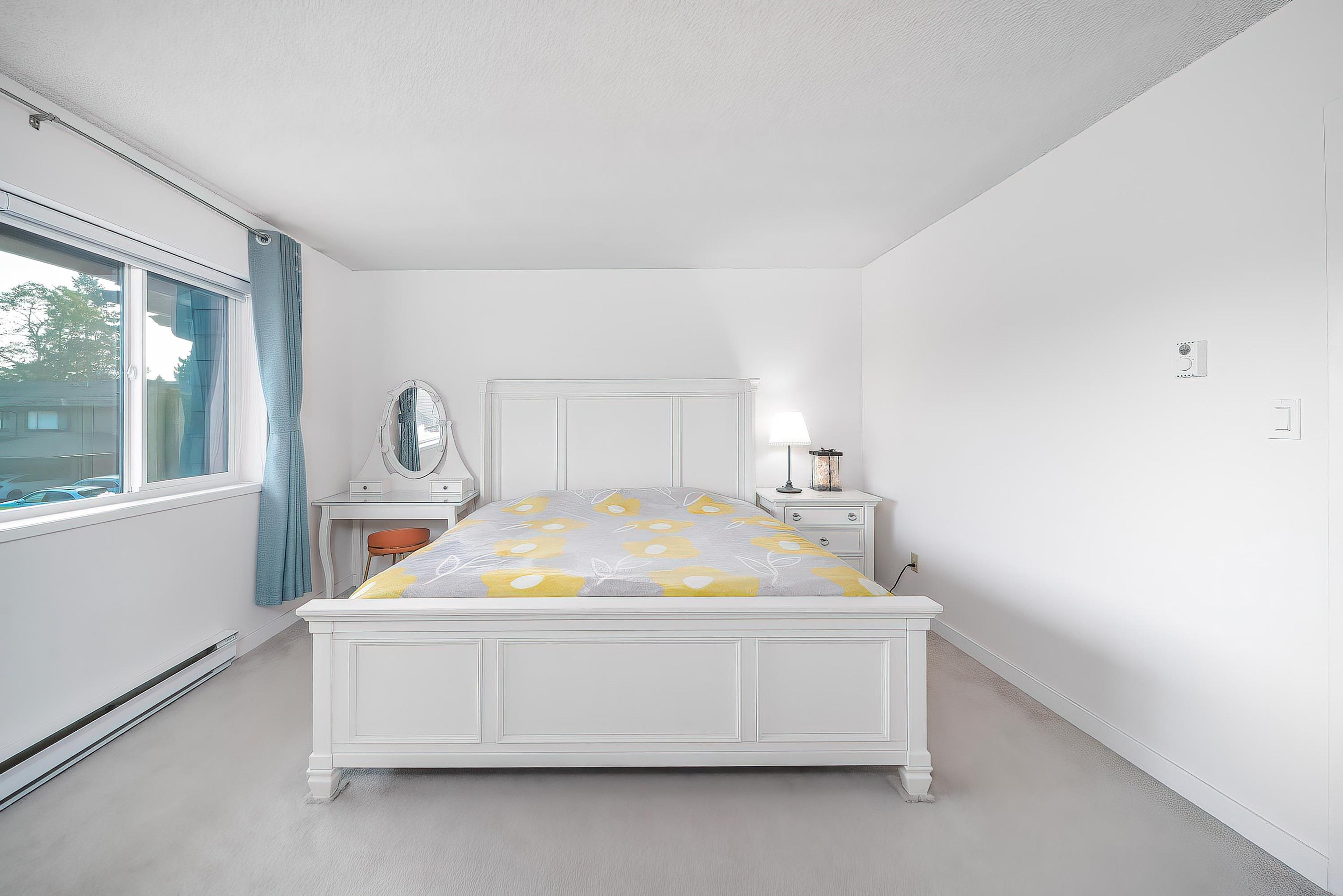 #50 10391 NO. 3 ROAD - 25