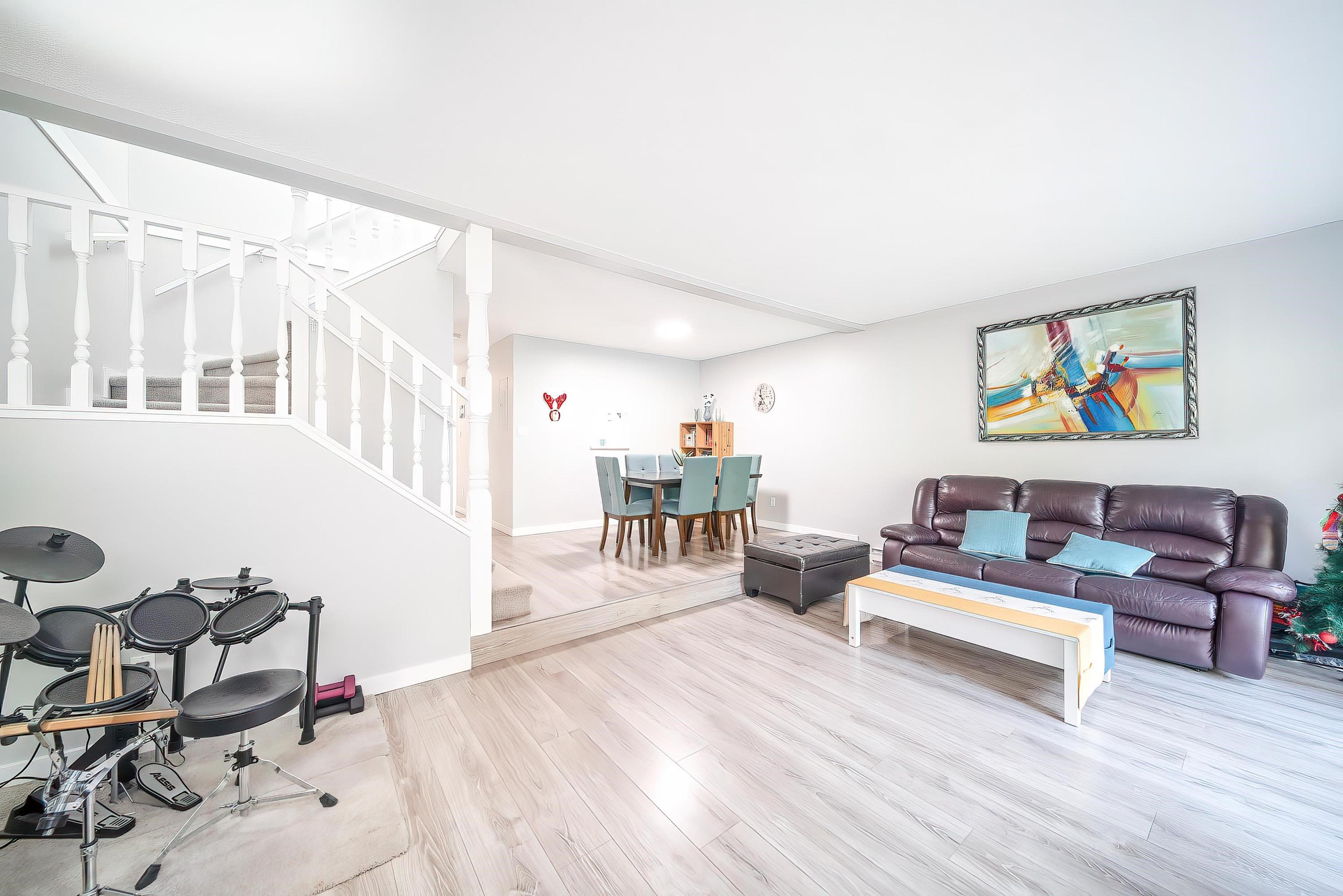 #50 10391 NO. 3 ROAD - 21