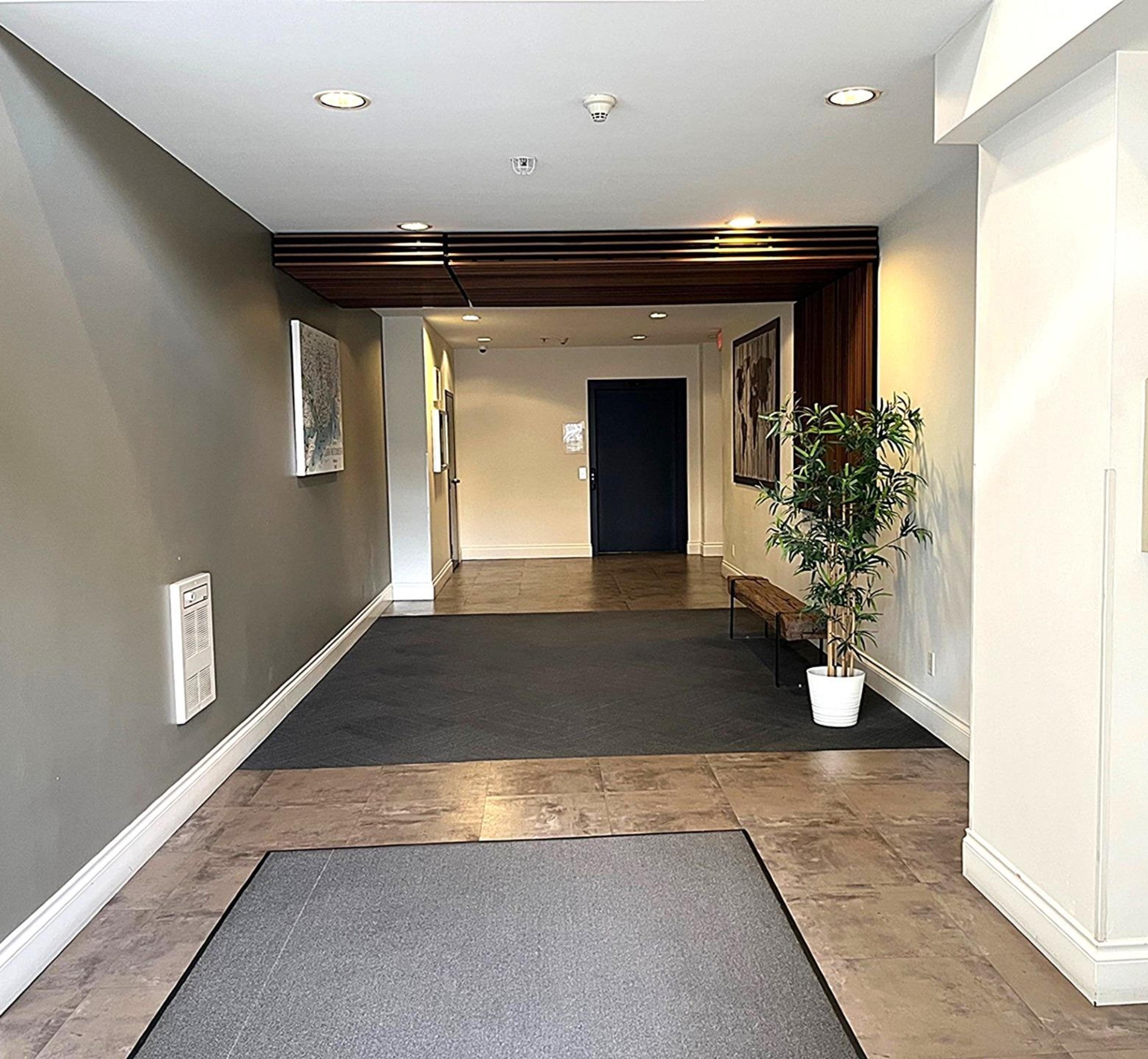 #503 415 E COLUMBIA STREET - 23