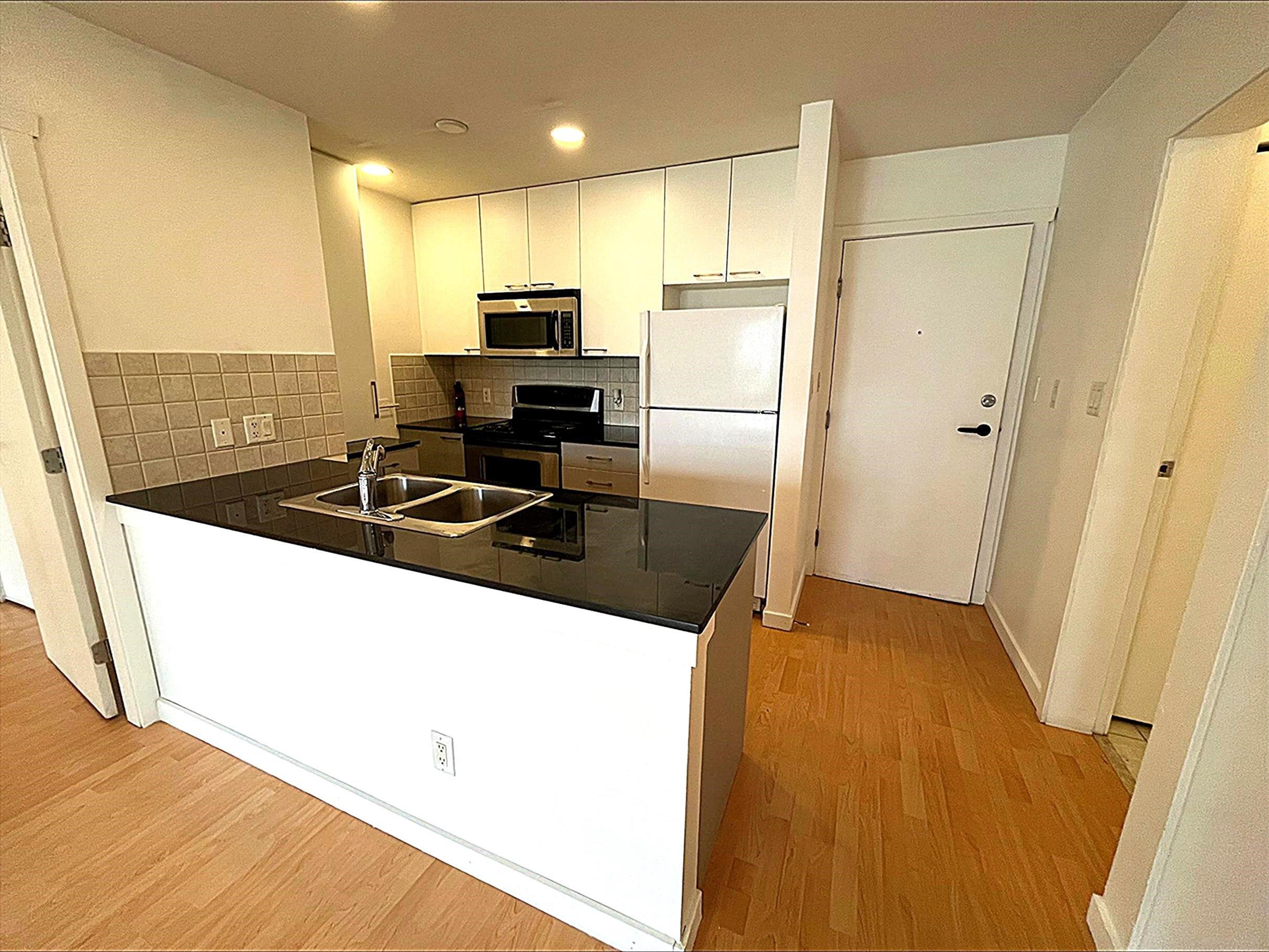 #503 415 E COLUMBIA STREET - Image 2