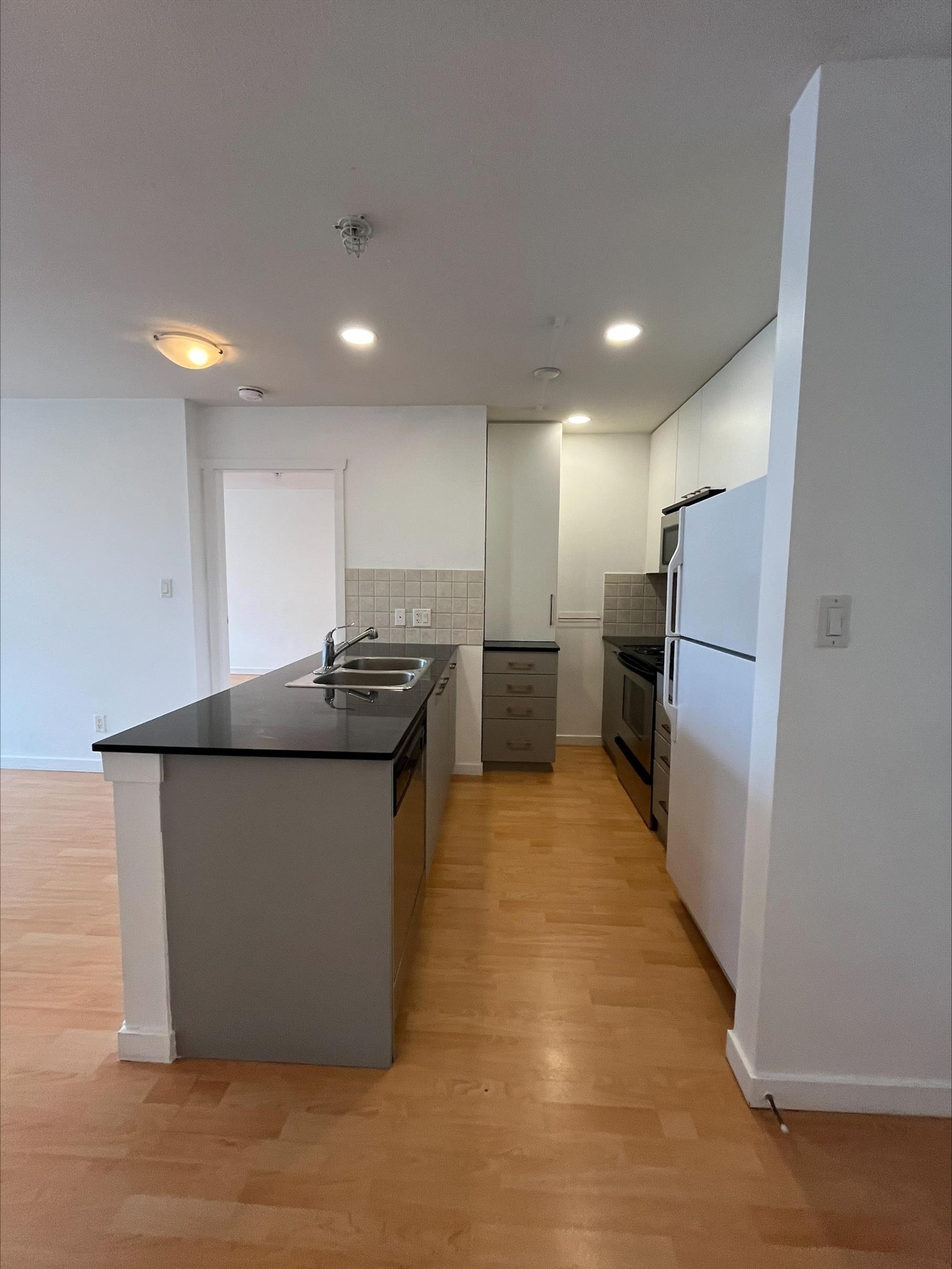 #503 415 E COLUMBIA STREET - 12