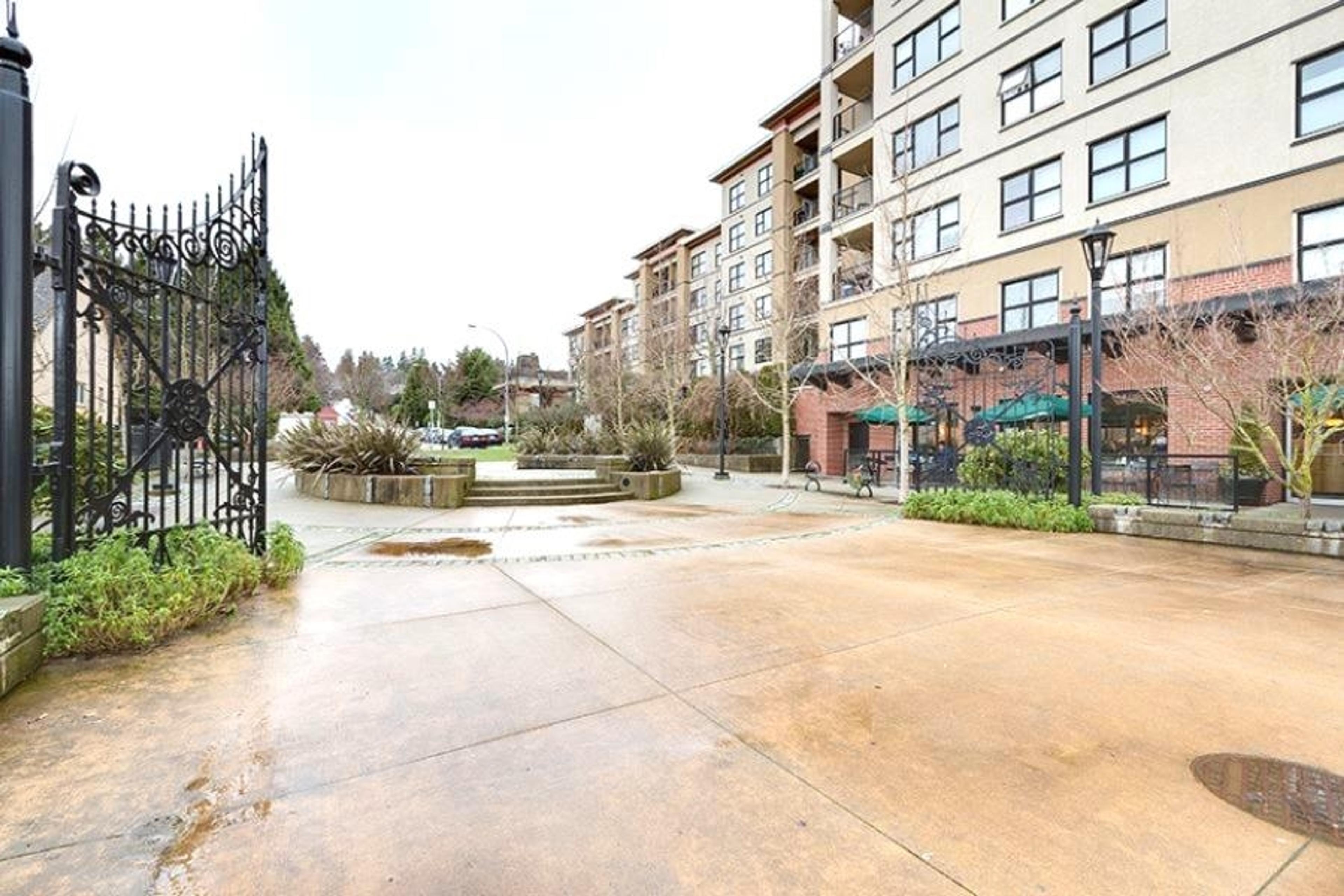 #503 415 E COLUMBIA STREET - 29