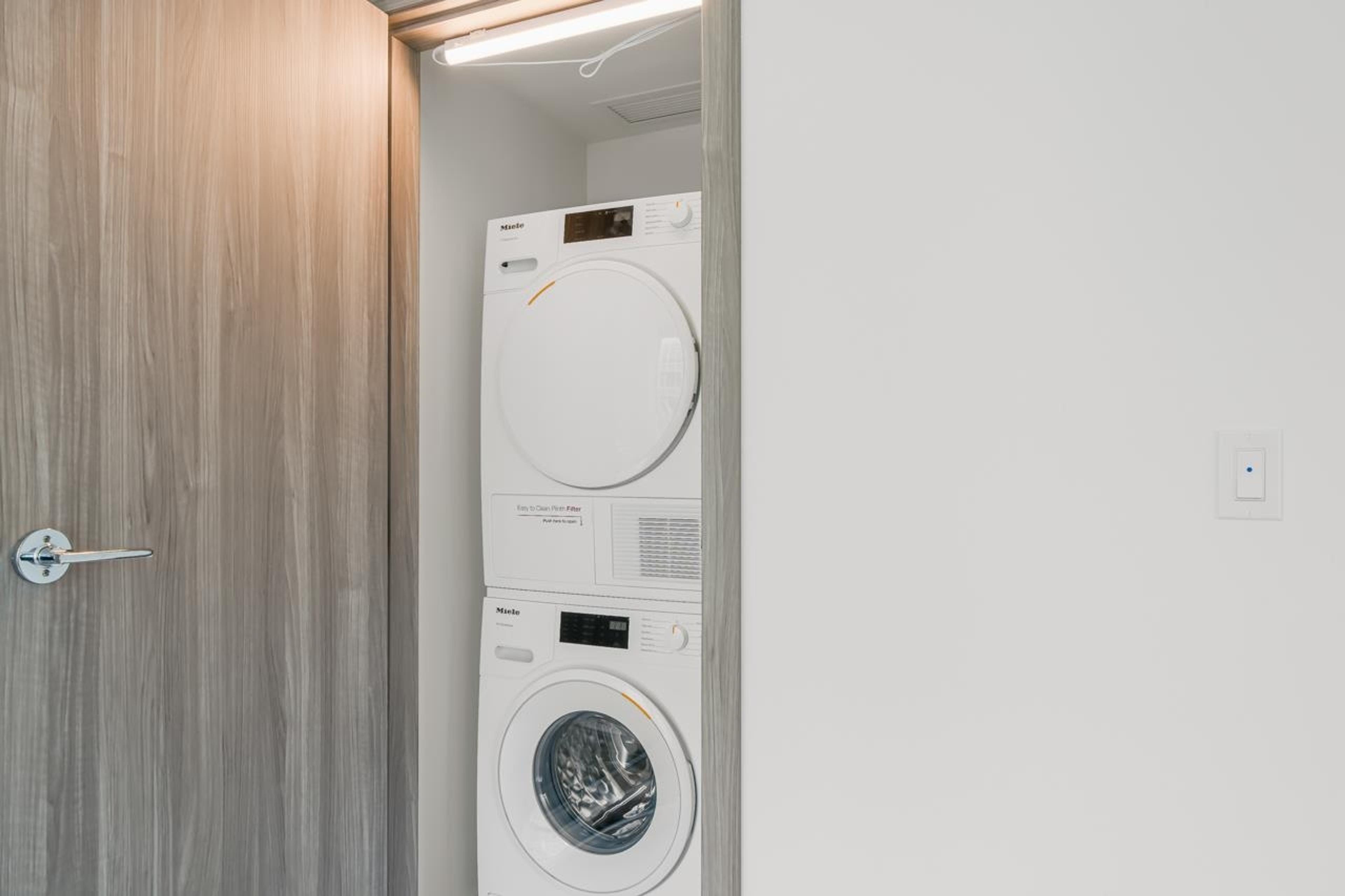 #908 8555 CAPSTAN WAY - 16