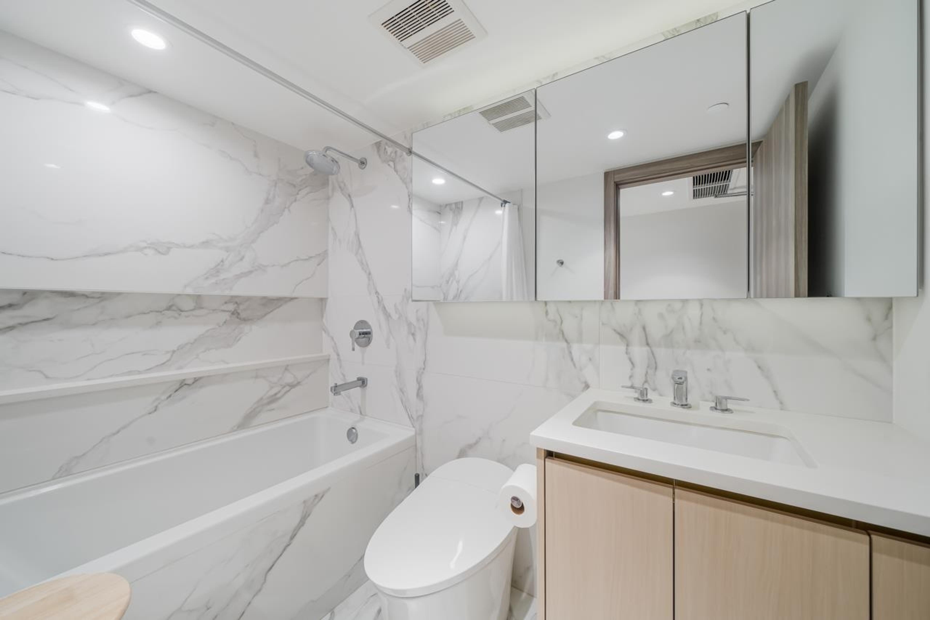 #908 8555 CAPSTAN WAY - 14