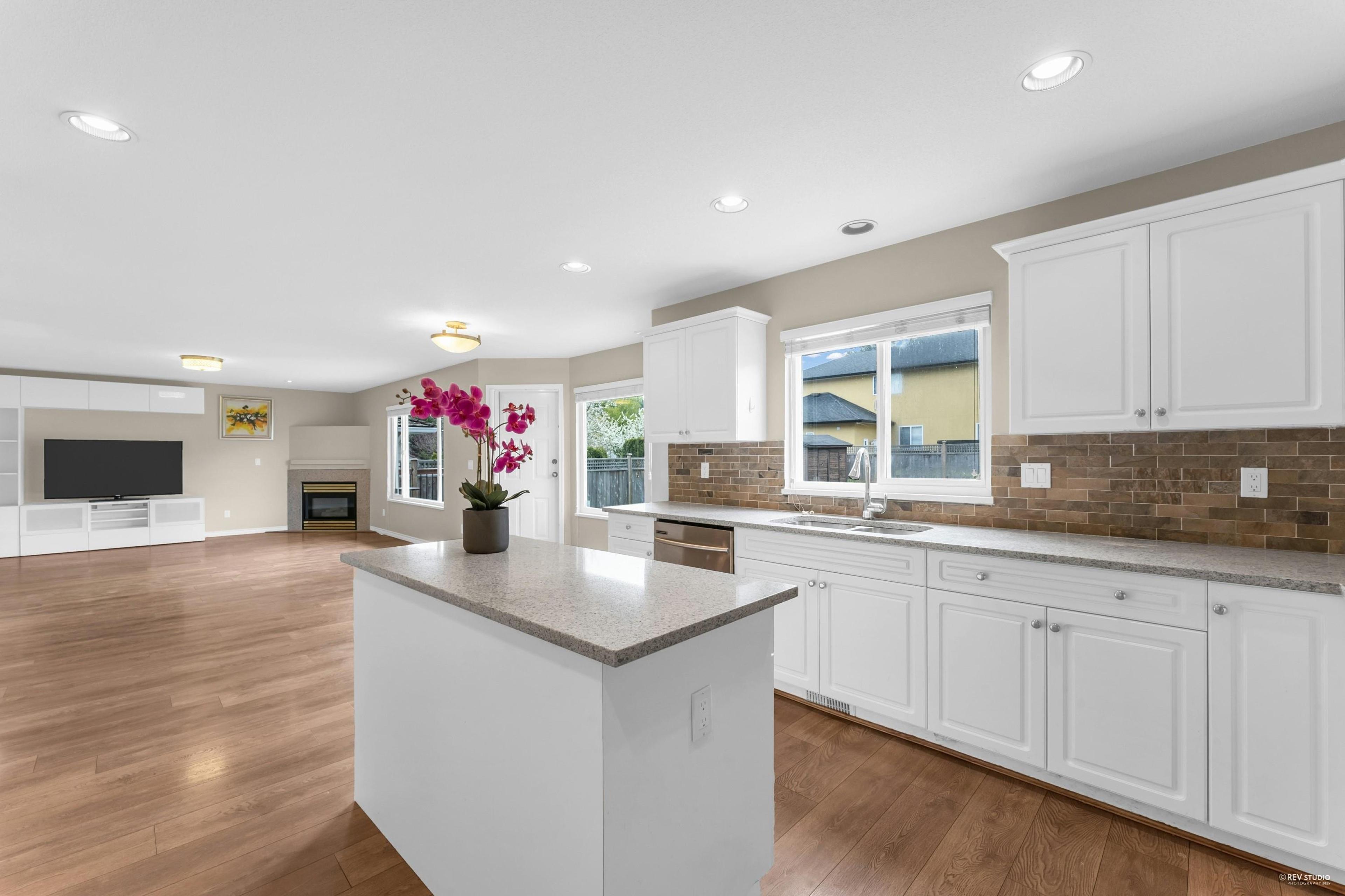 15674 101A AVENUE - 12