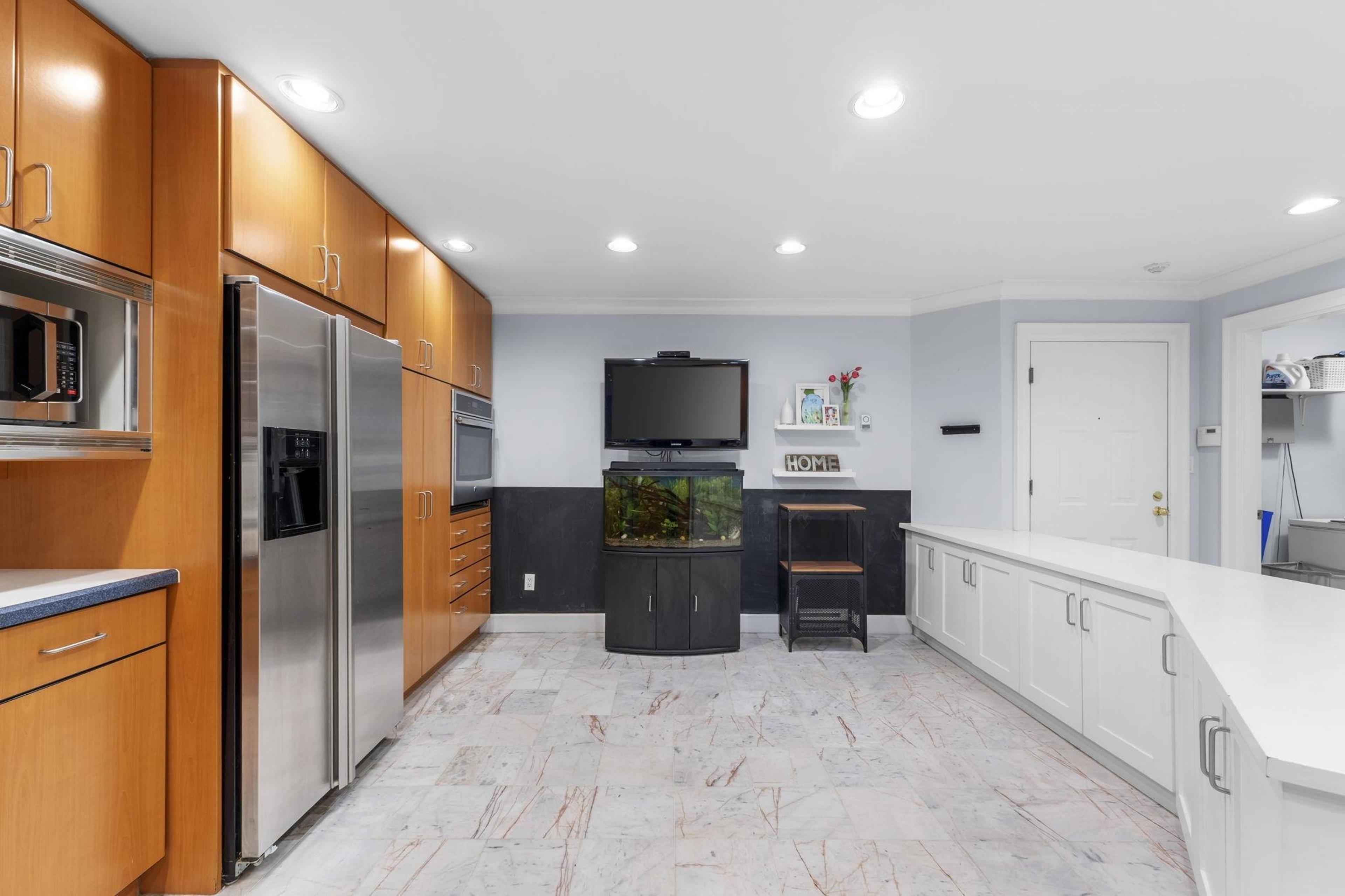 #102 1500 OSTLER COURT - 13