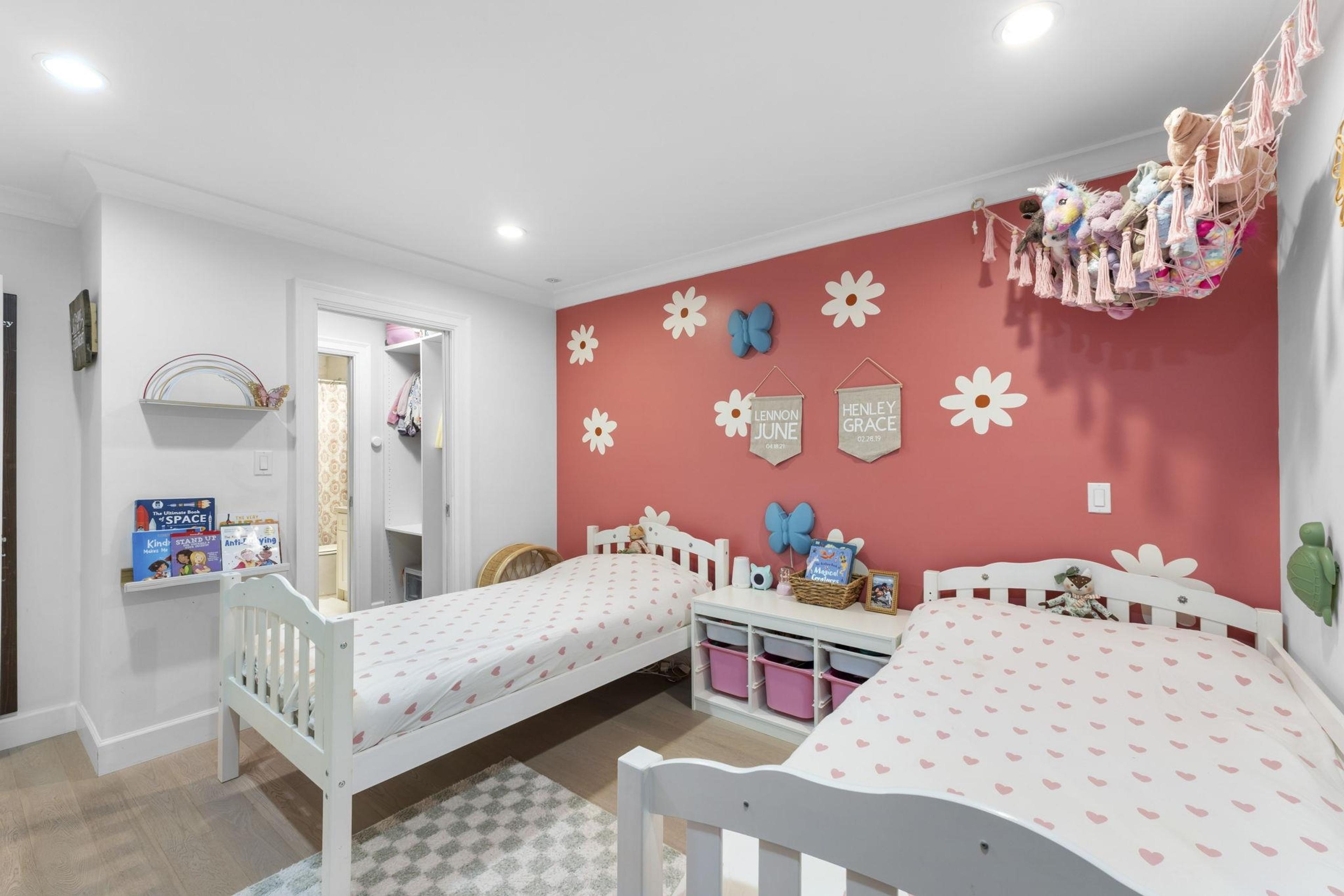 #102 1500 OSTLER COURT - 22