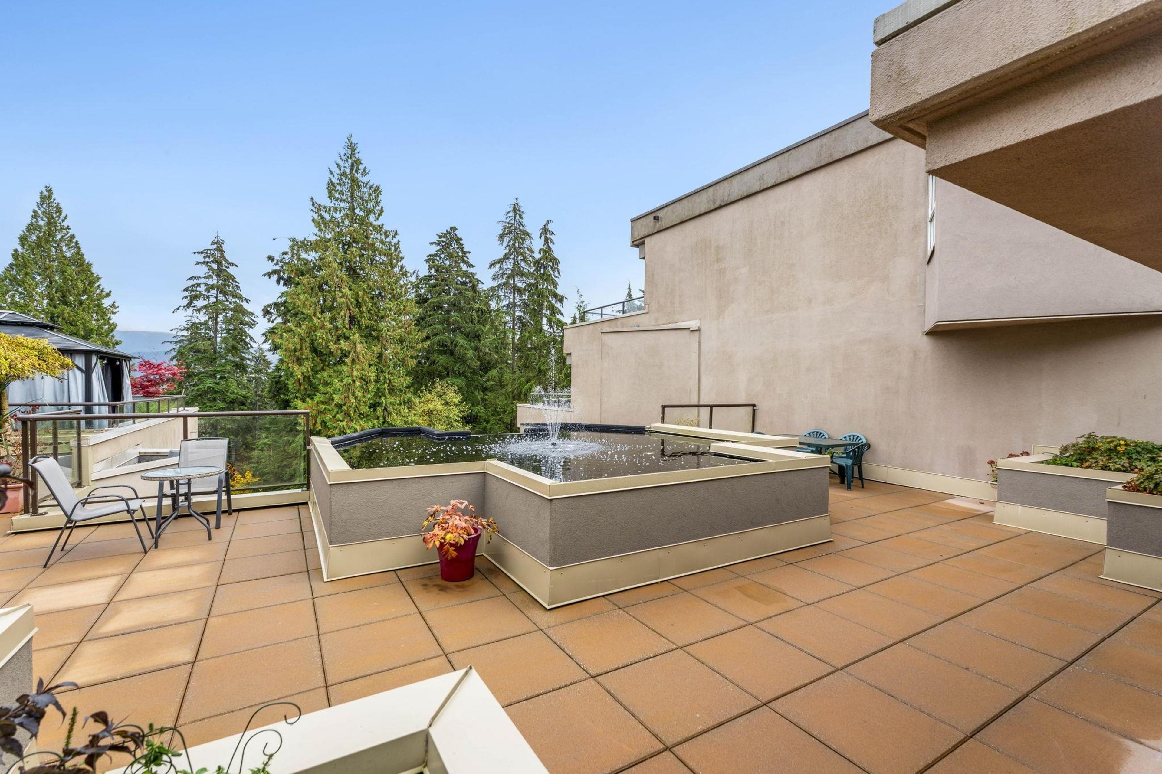 #102 1500 OSTLER COURT - 32