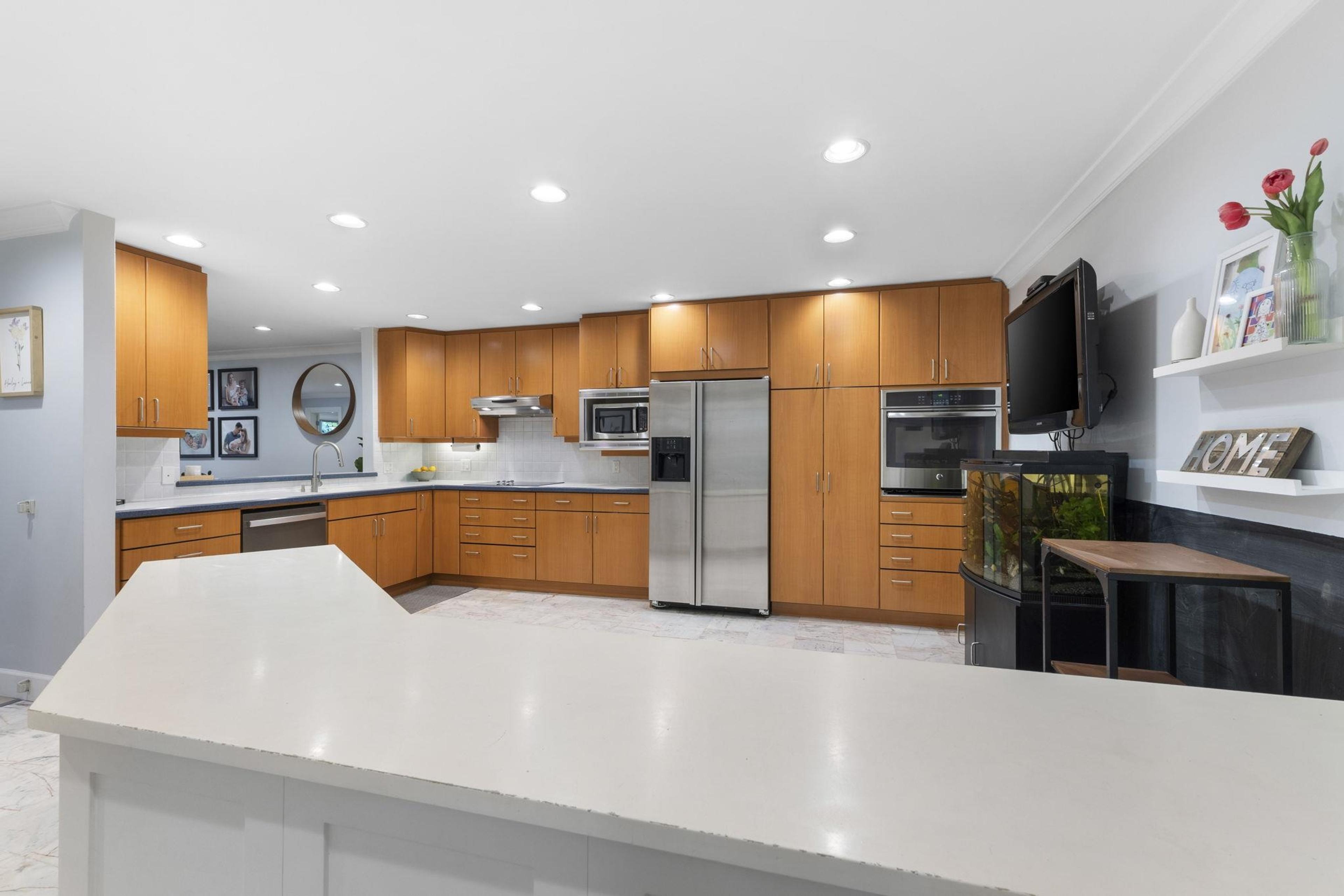 #102 1500 OSTLER COURT - 10