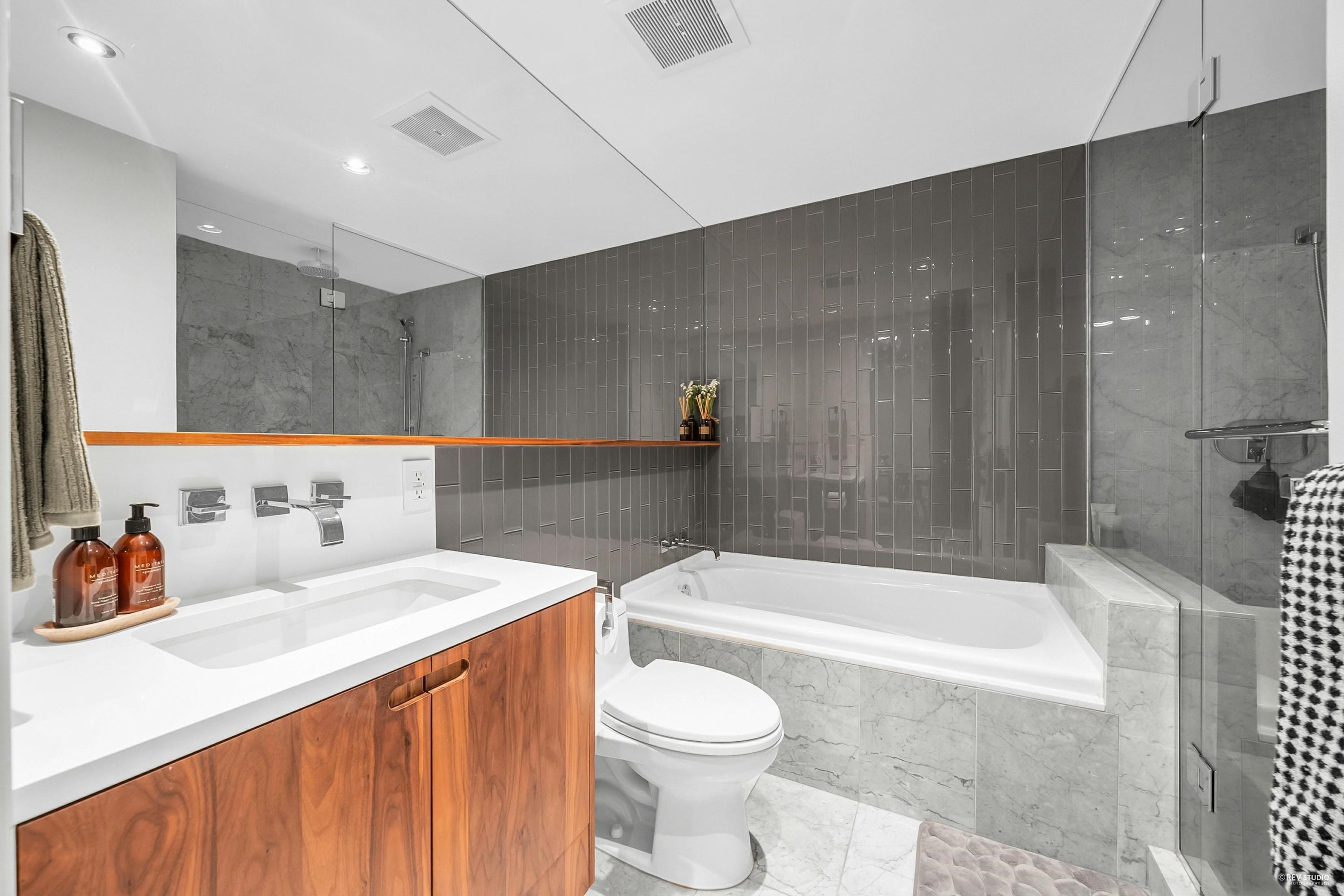 #1907 788 RICHARDS STREET - 18