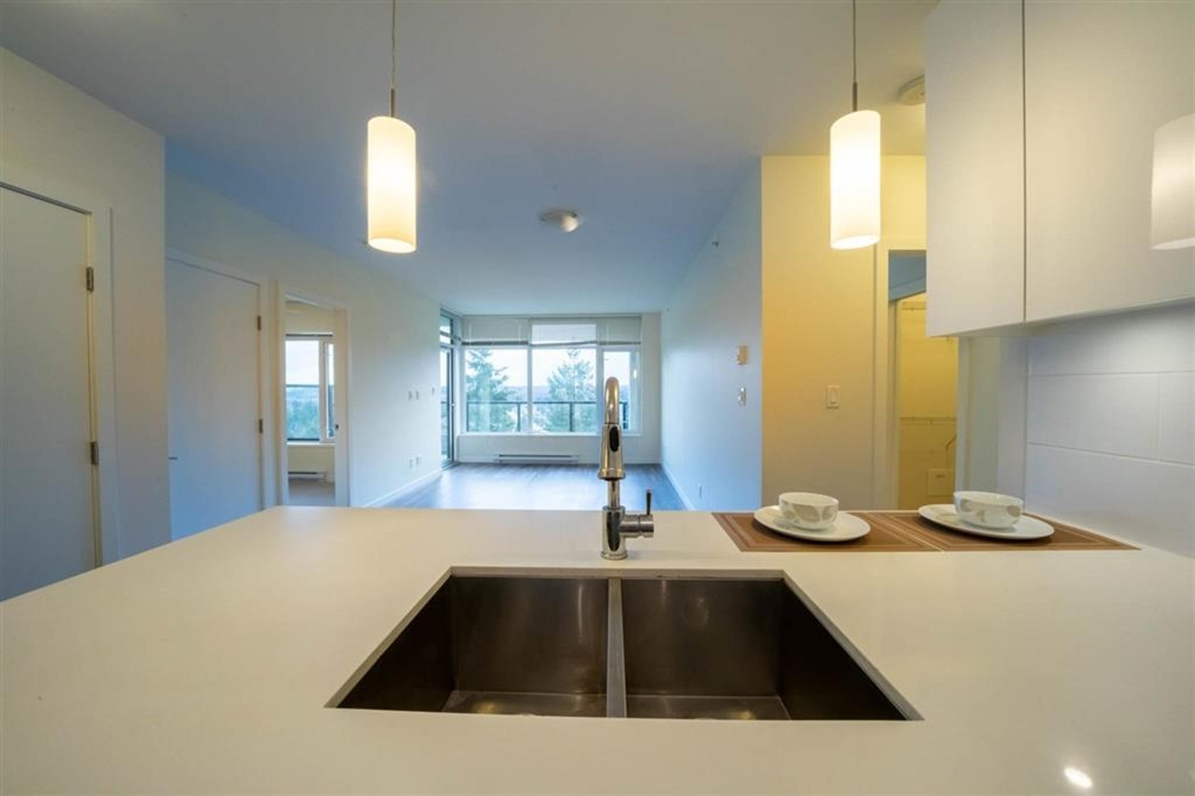 #1905 3080 LINCOLN AVENUE - 5