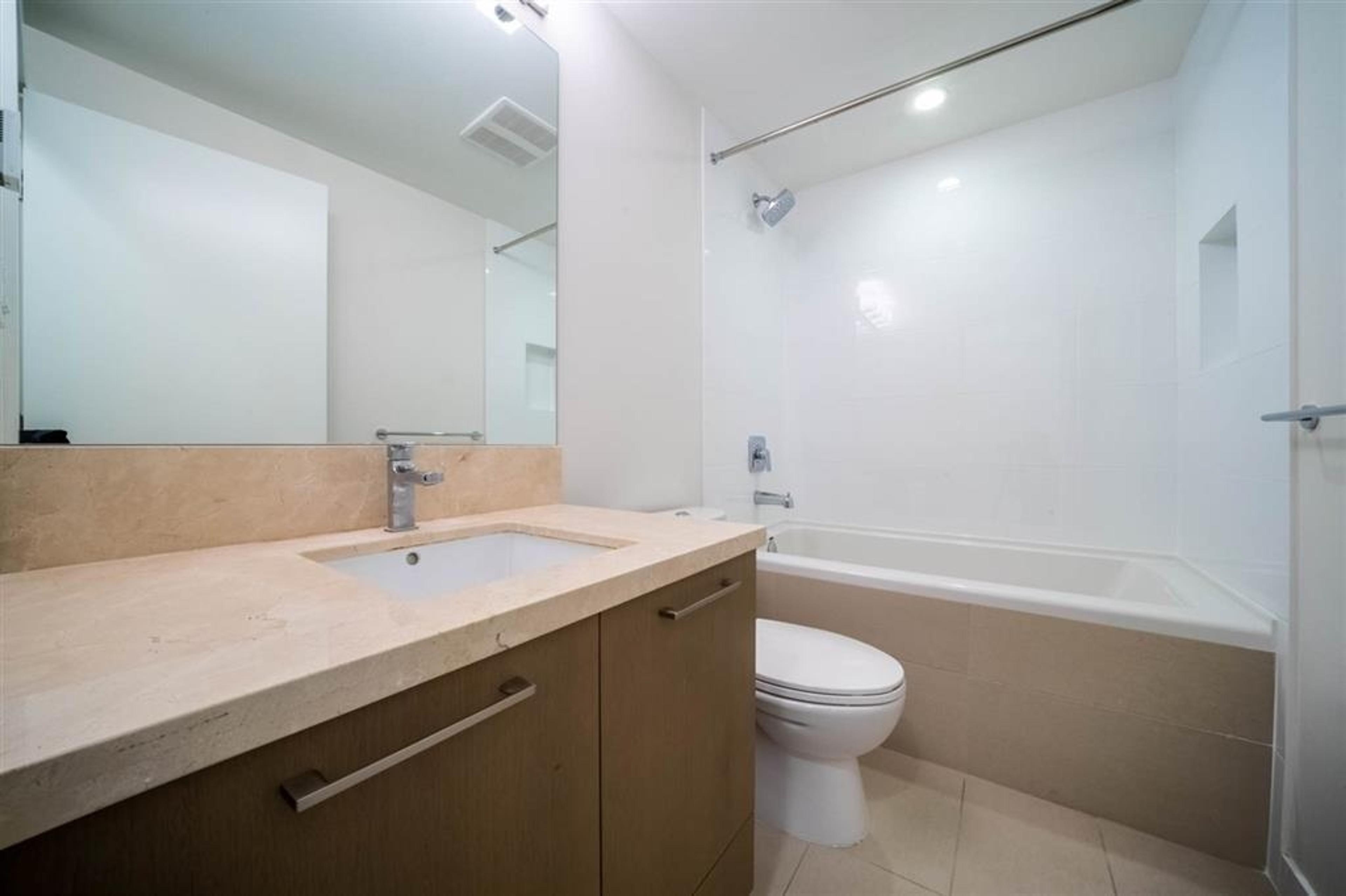 #1905 3080 LINCOLN AVENUE - 10