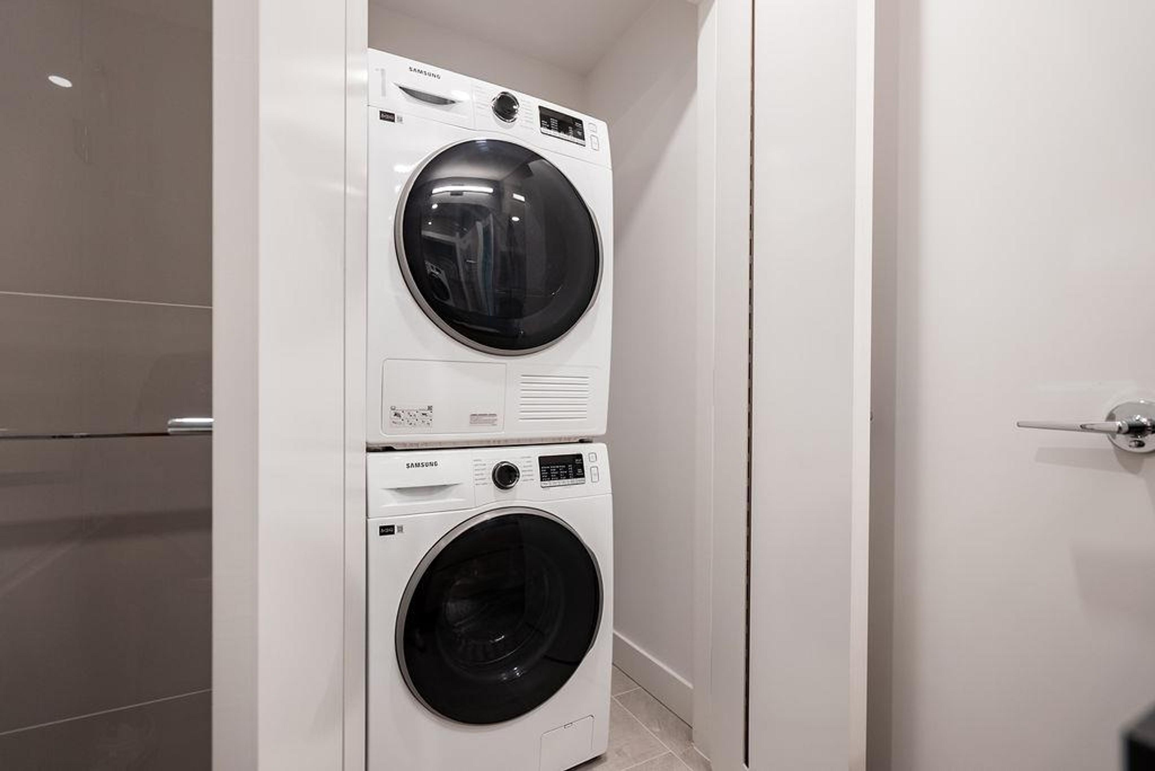 #1201 5593 NO. 3 ROAD - 26