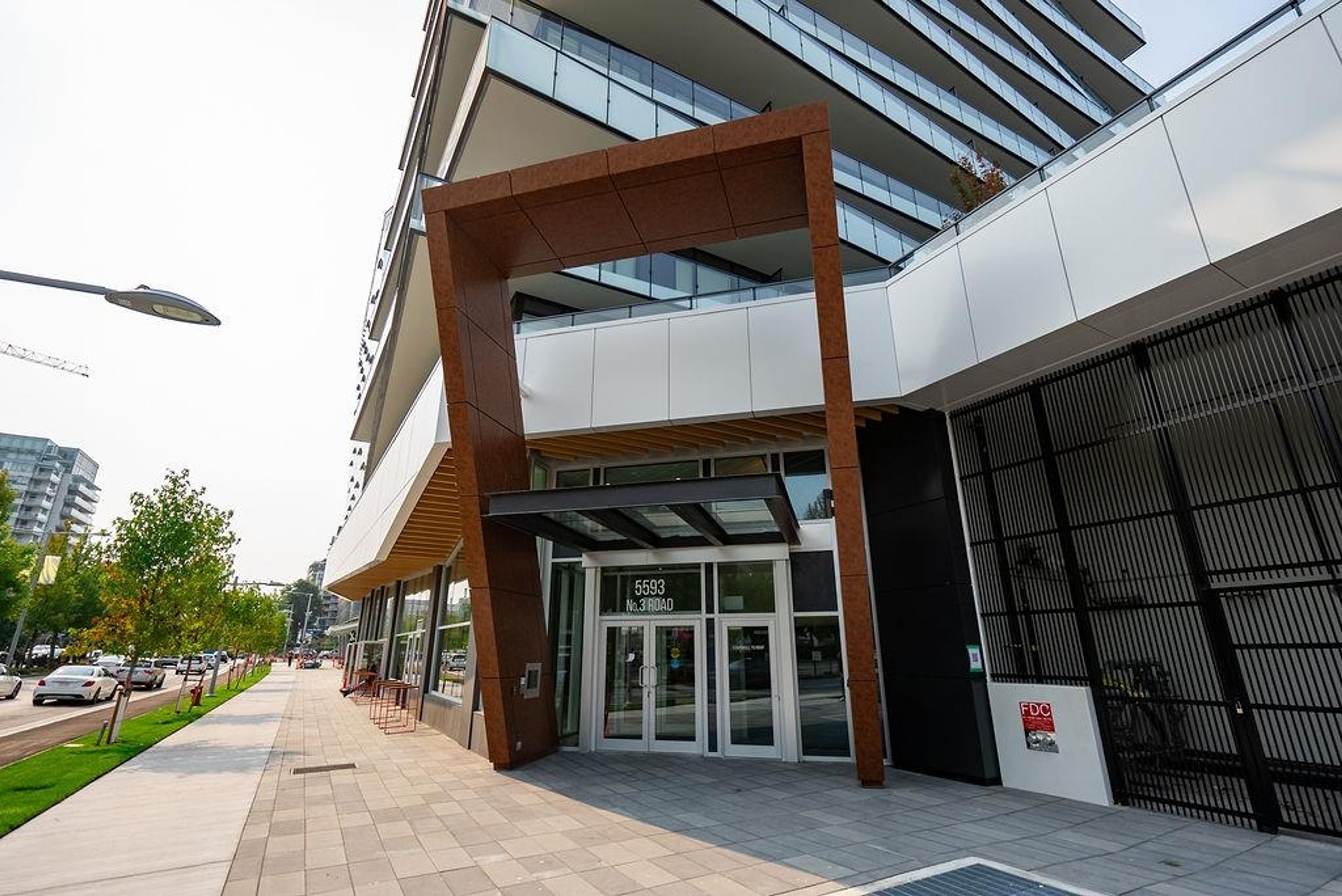 #1201 5593 NO. 3 ROAD - 32