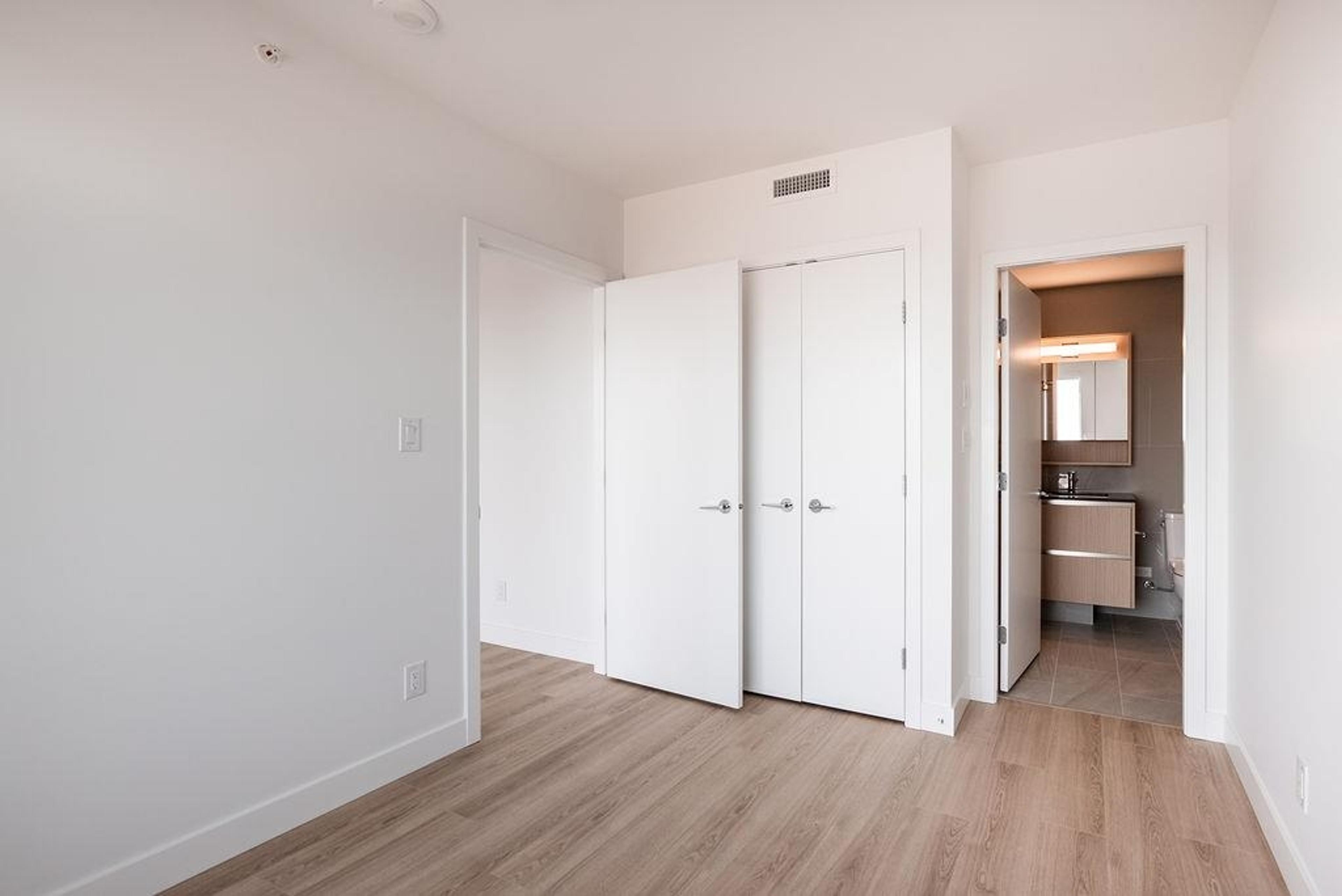 #1201 5593 NO. 3 ROAD - 18