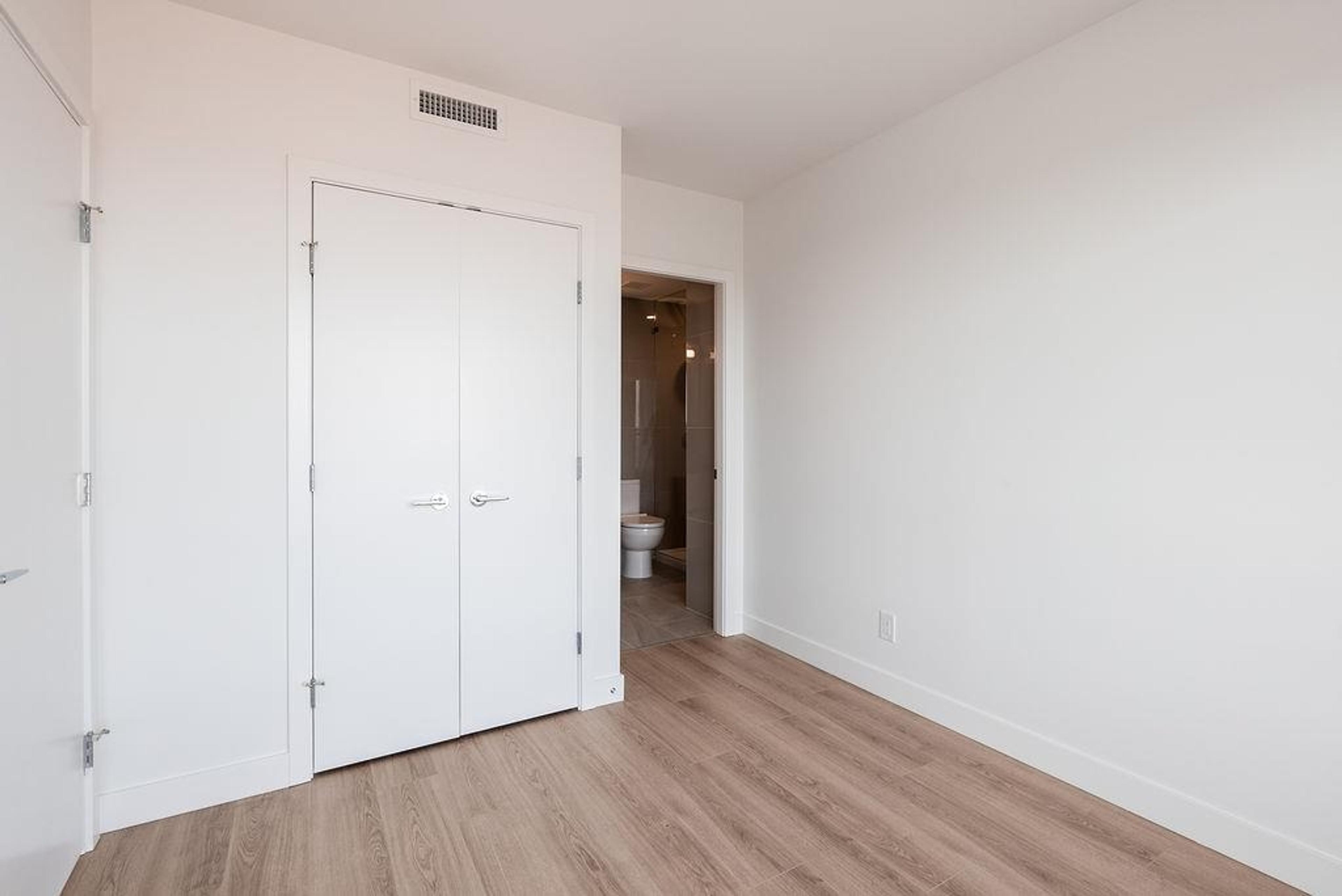 #1201 5593 NO. 3 ROAD - 19