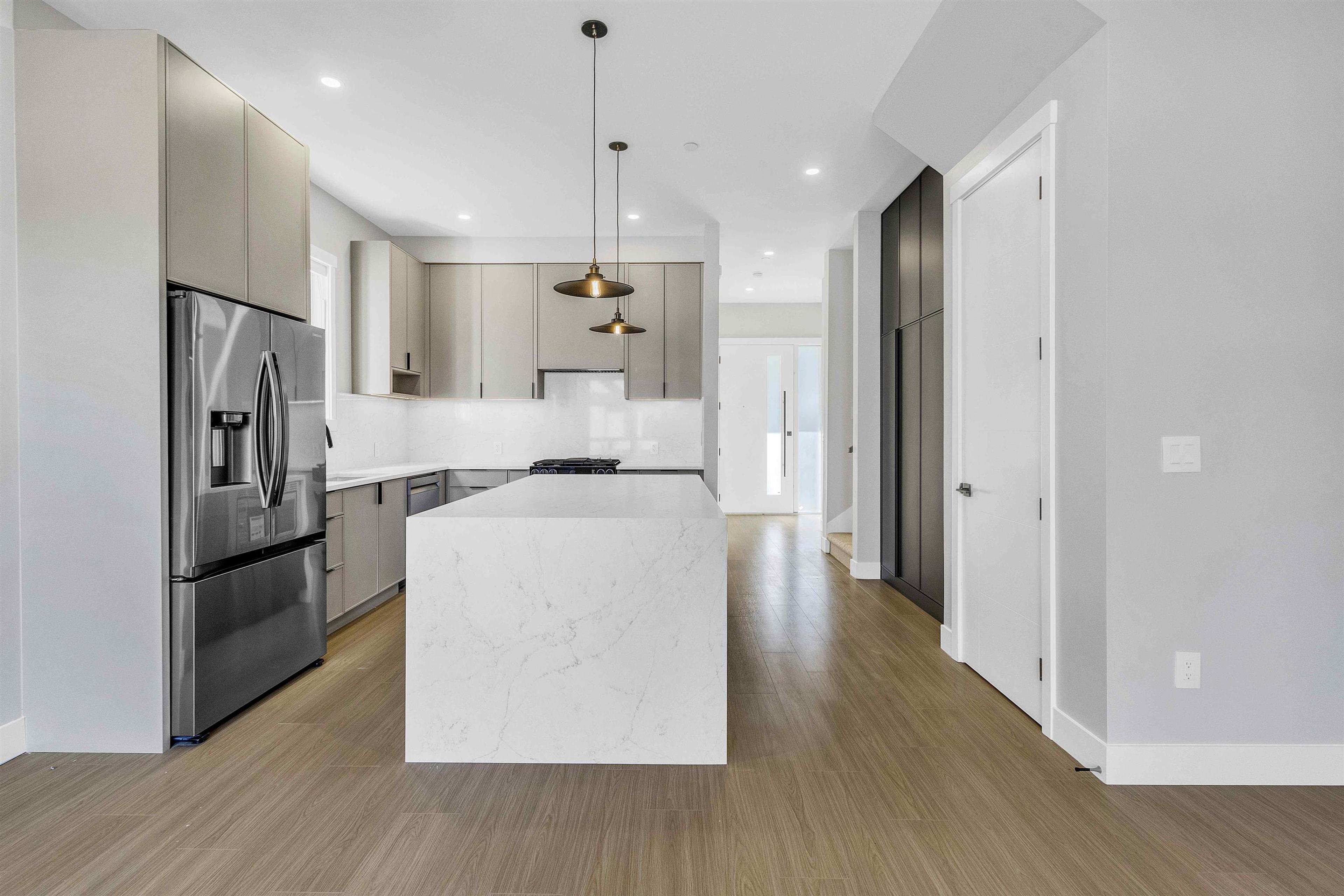 7686 196 STREET - Image 3