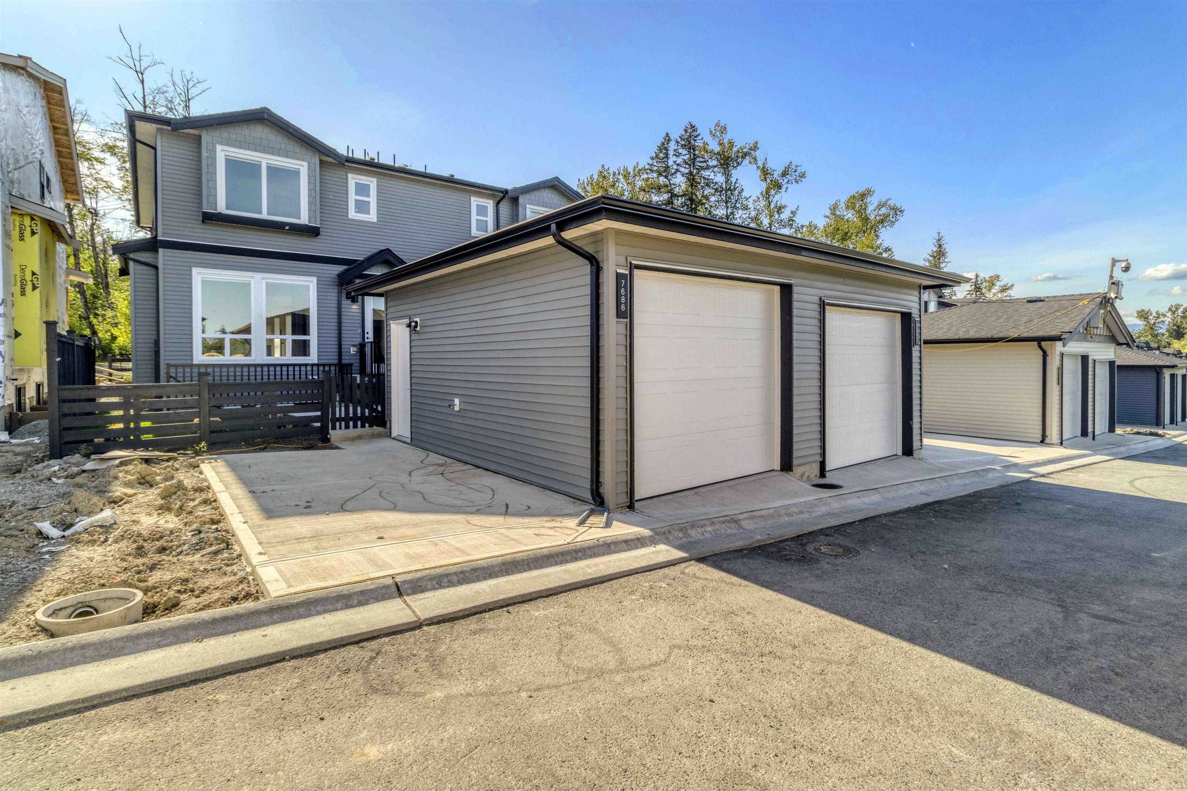 7686 196 STREET - 30