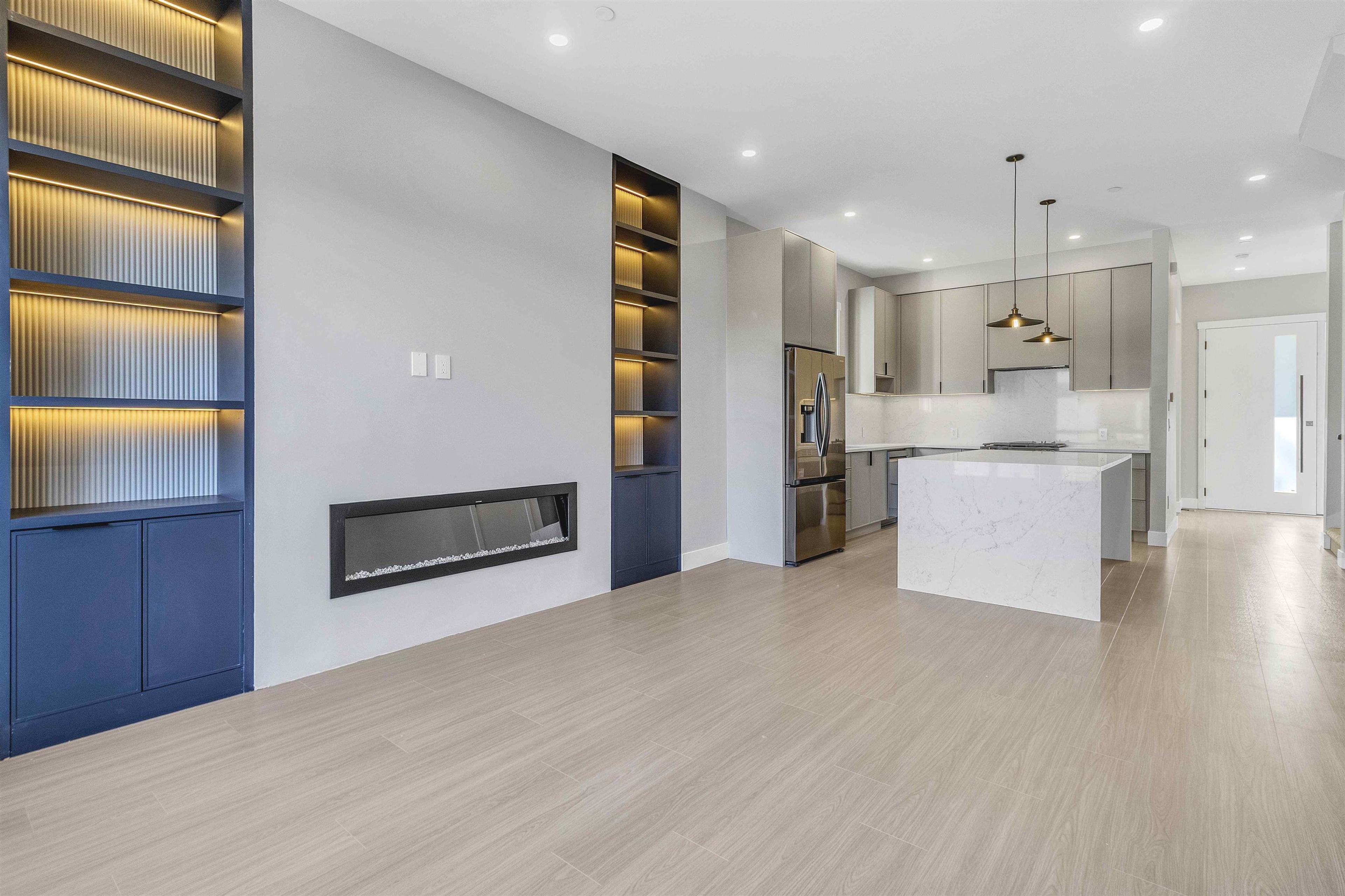 7686 196 STREET - 14