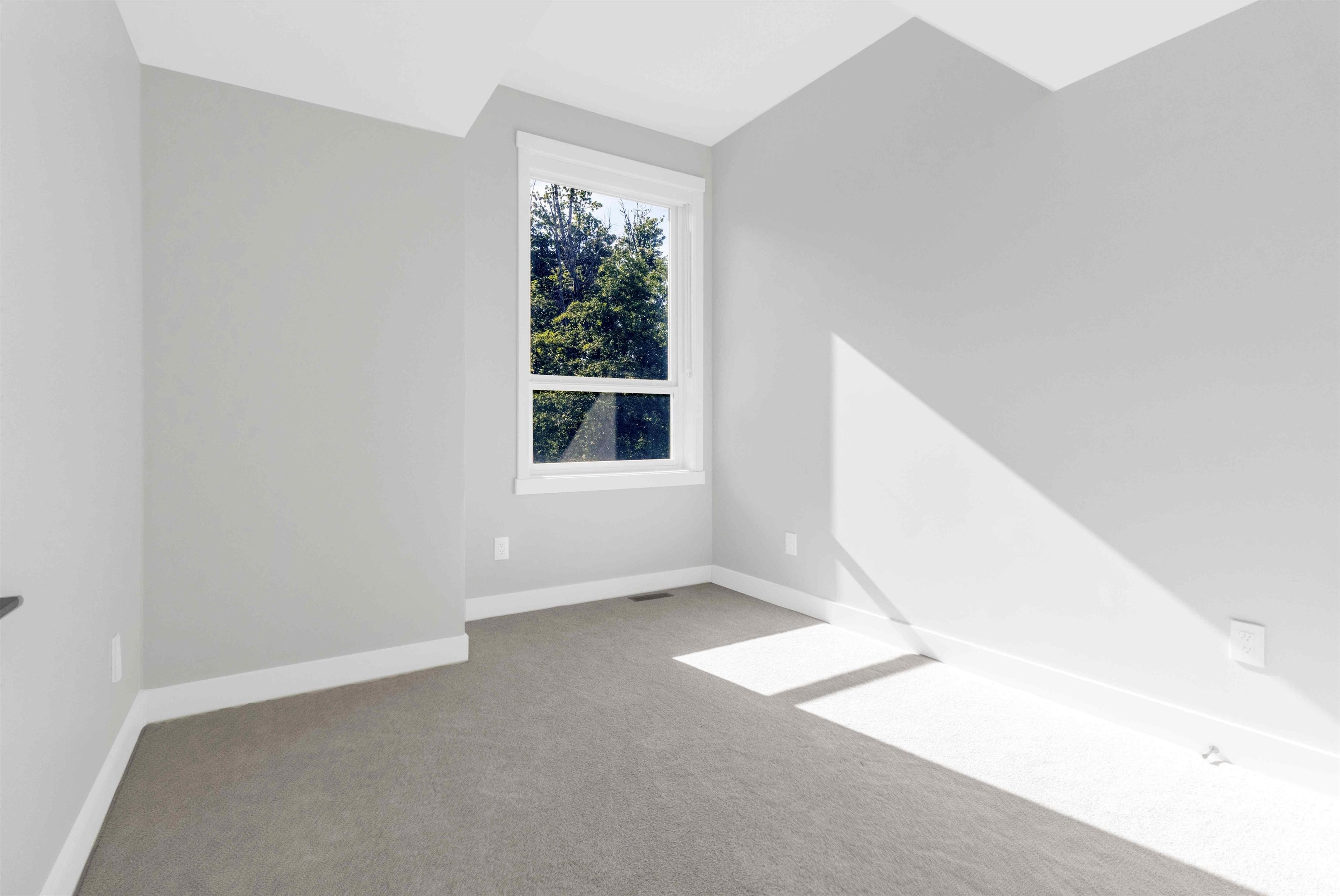 7686 196 STREET - 18