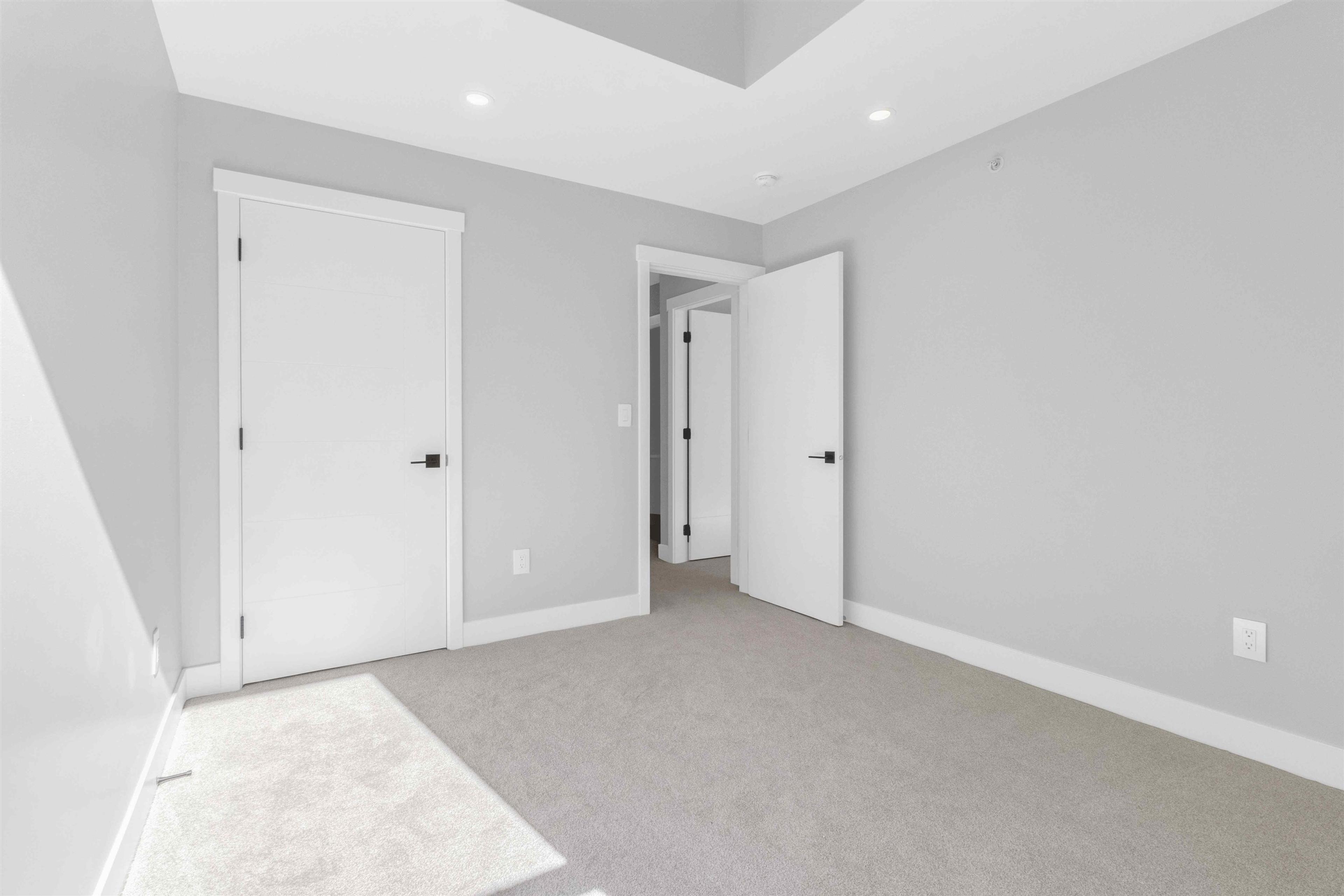 7686 196 STREET - 19