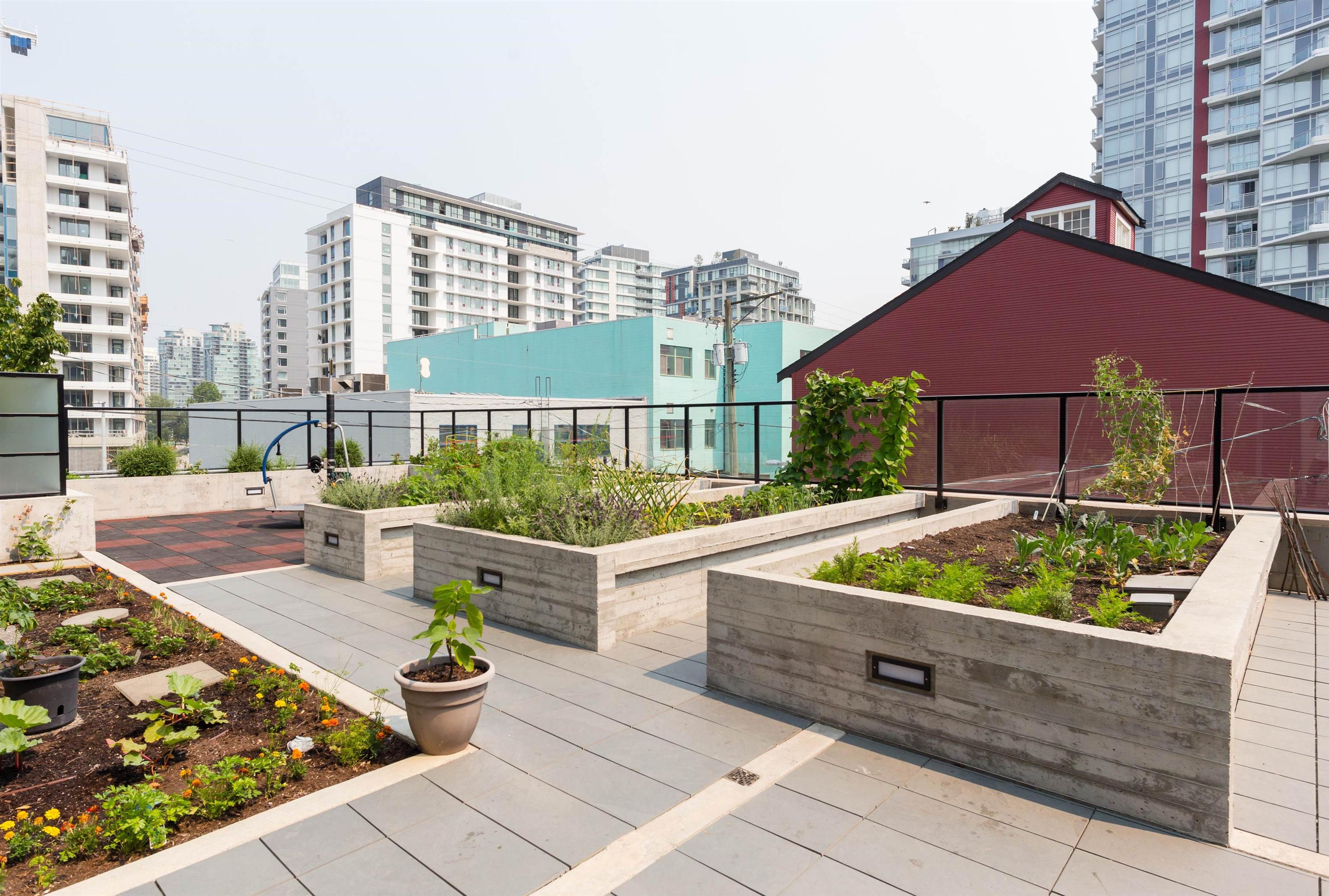 #904 1788 ONTARIO STREET - 27