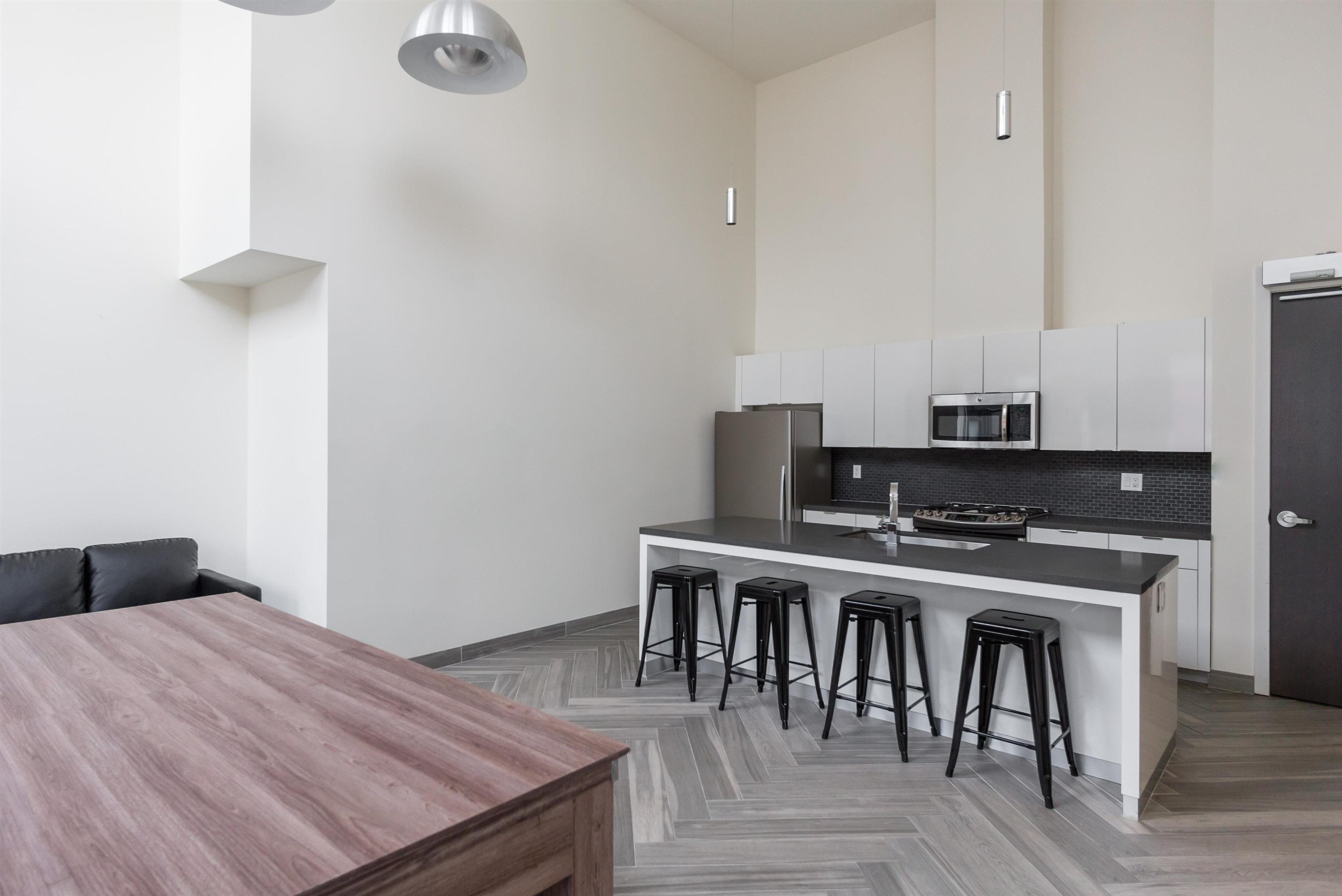 #904 1788 ONTARIO STREET - 26