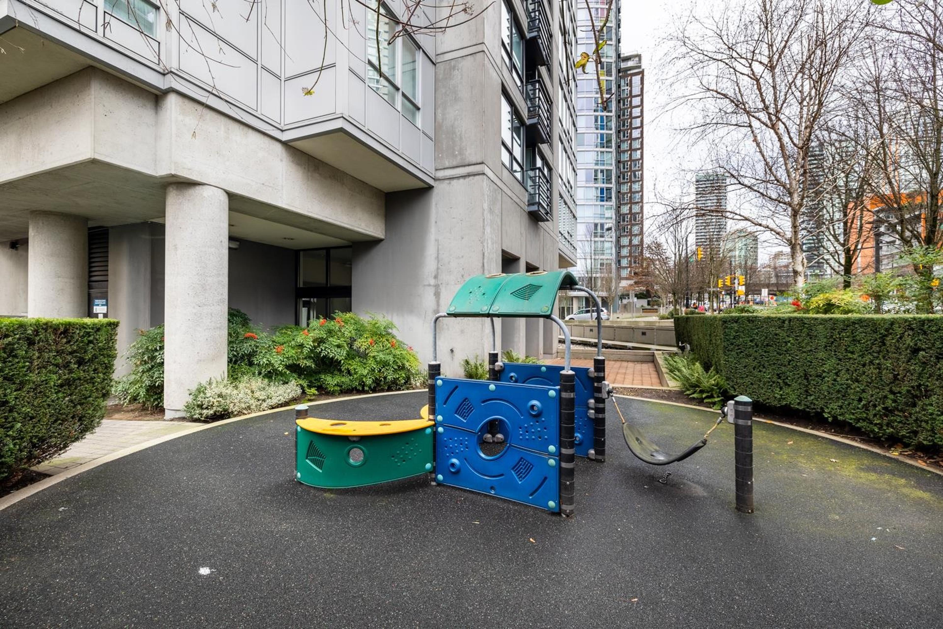 #2706 1438 RICHARDS STREET - 35