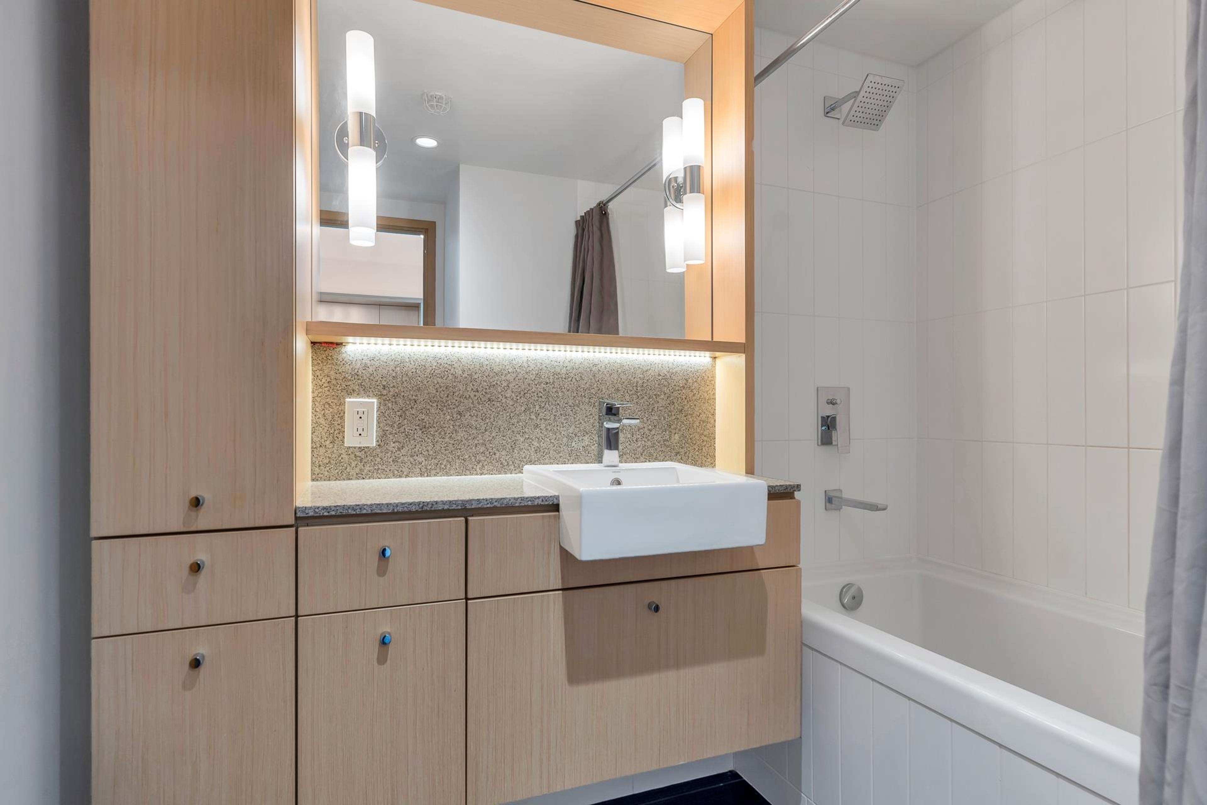 #1607 13495 CENTRAL AVENUE - 16