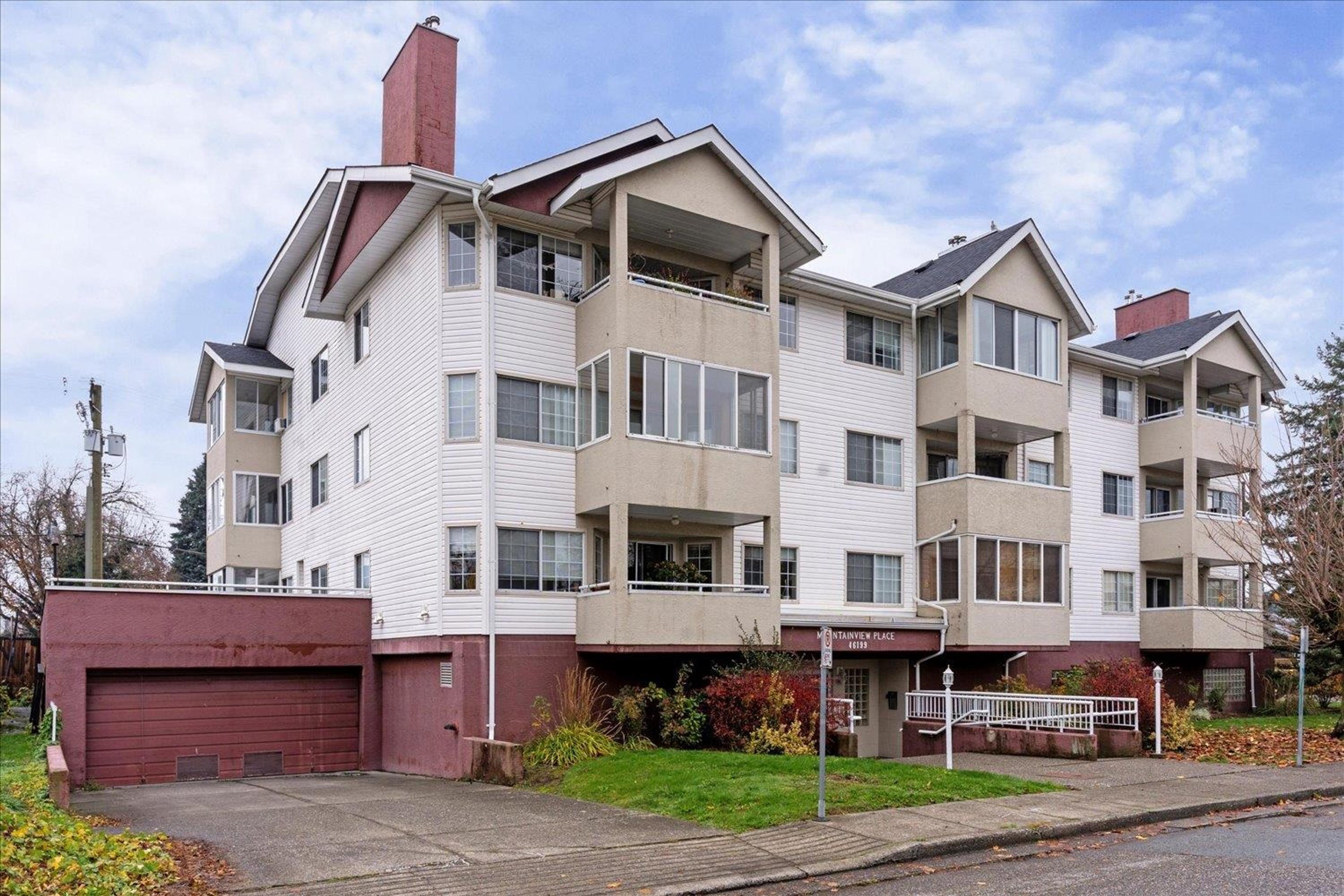 46199 Margaret Avenue, Chilliwack - Exteriors - Full Complex View - Photo 4