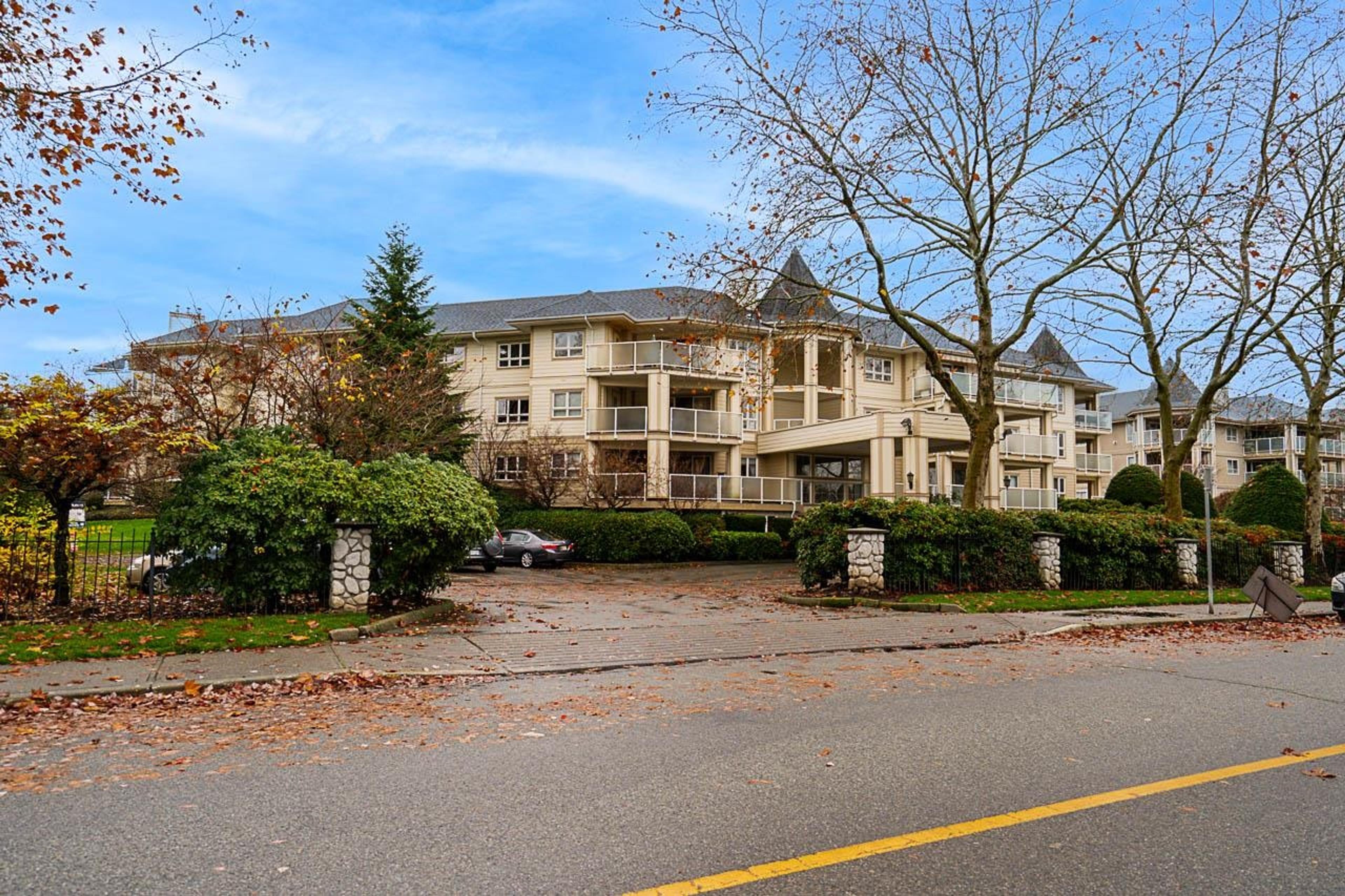 20125 55a Avenue, Langley - Exteriors - Full Complex View - Photo 5