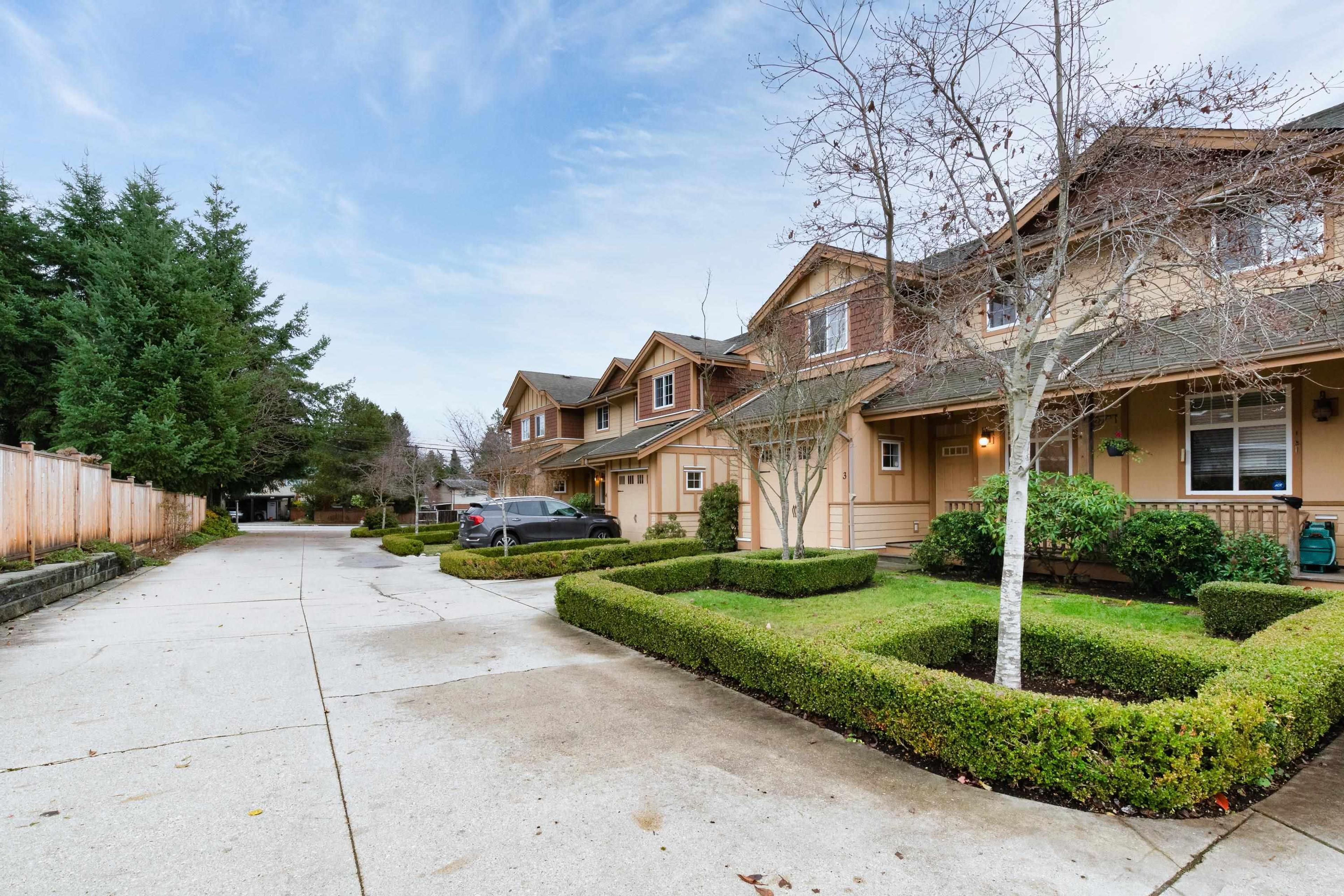 809 North Road, Gibsons - Exteriors - Full Complex View - Photo 1