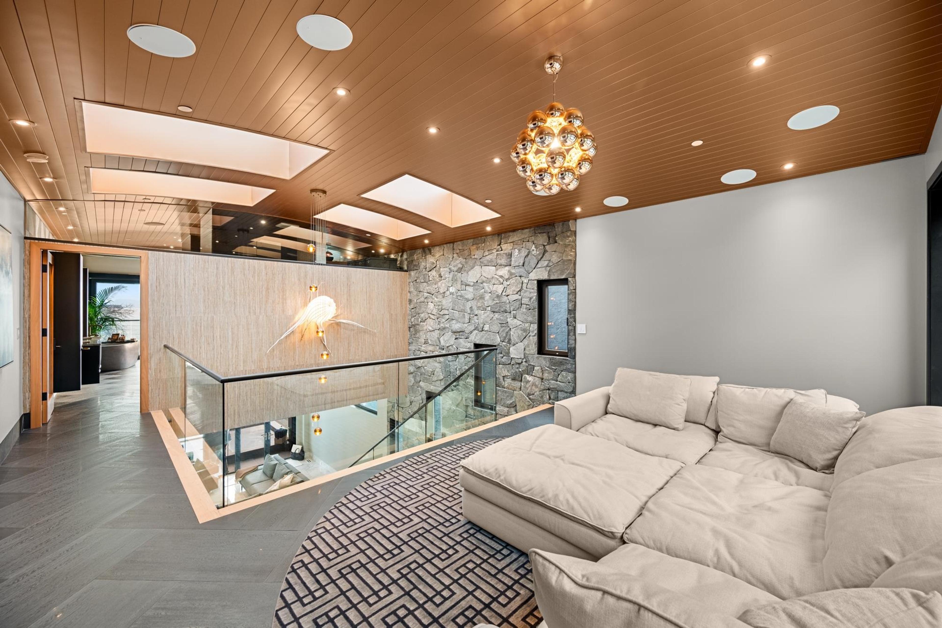 14555 MARINE DRIVE - 28