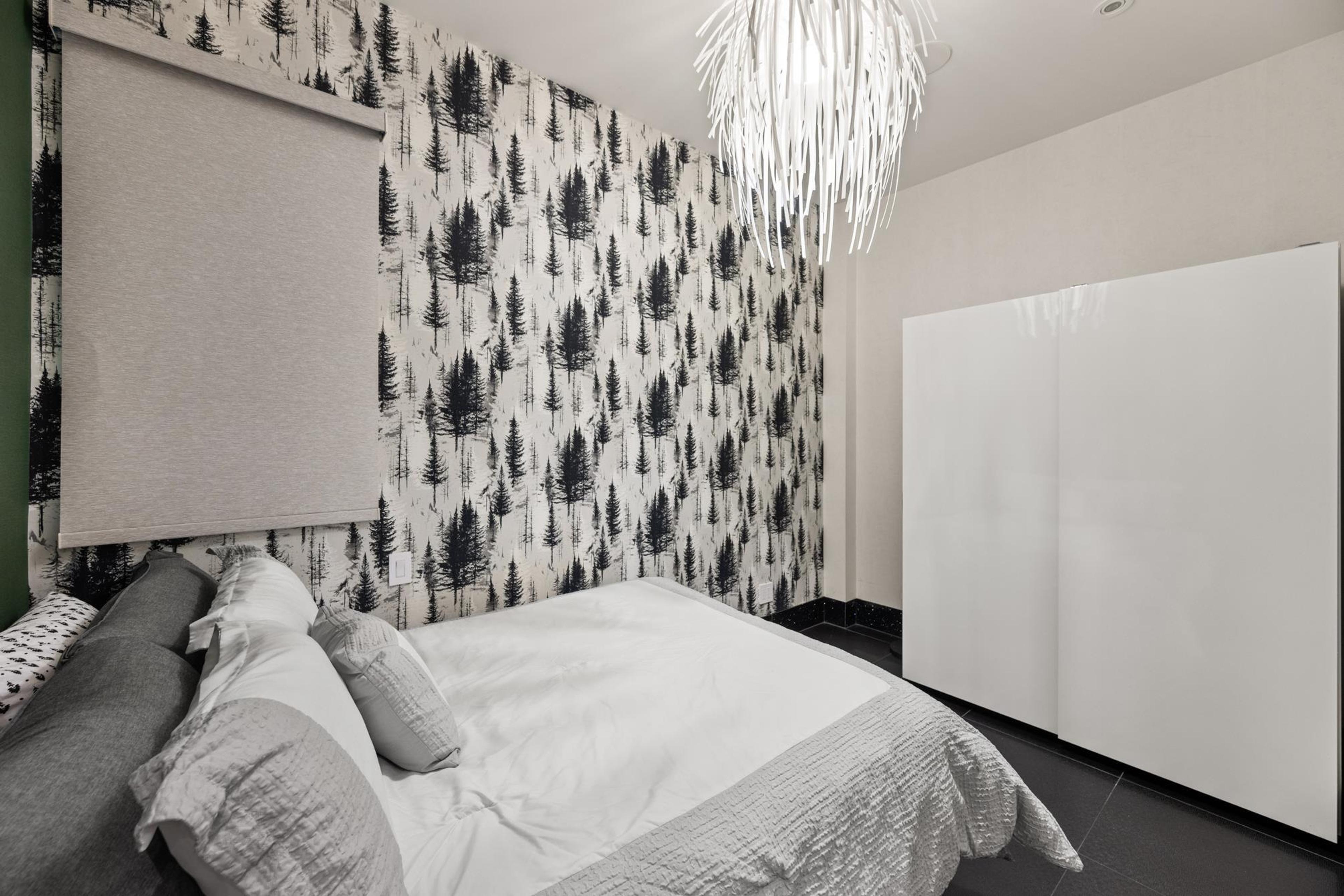 14555 MARINE DRIVE - 33