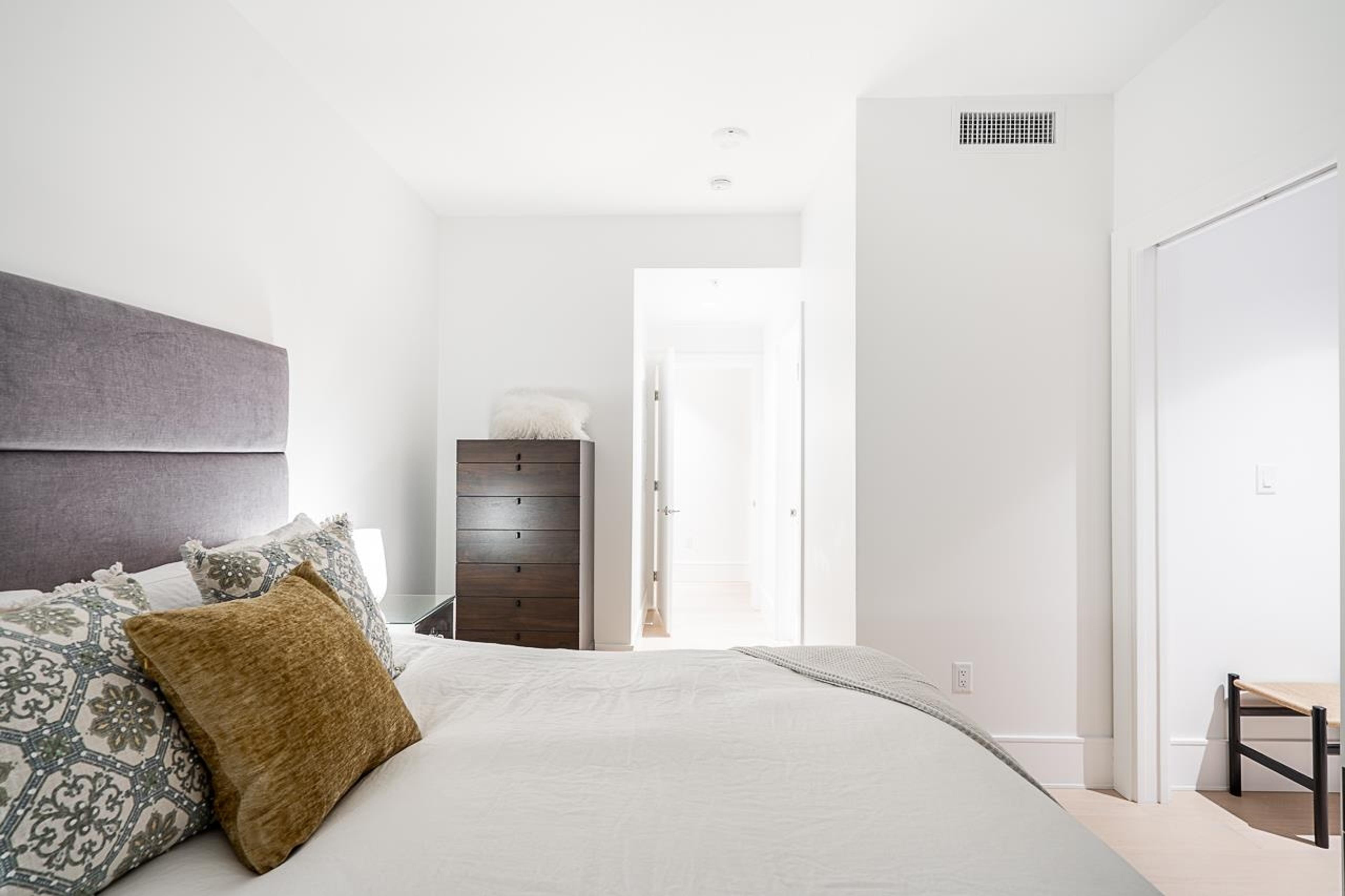 #1805 1500 MARTIN STREET - 8