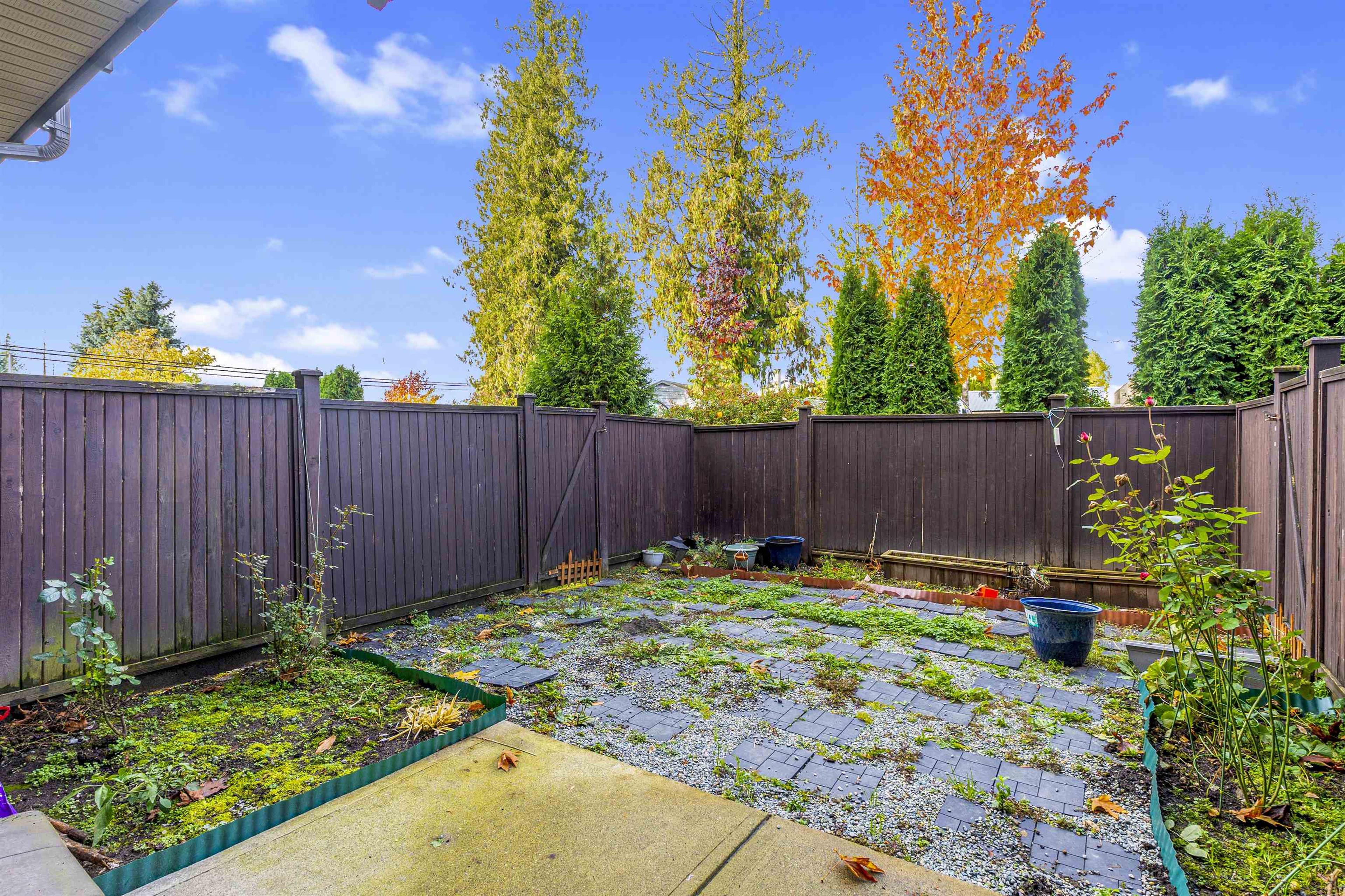 #7 2950 LEFEUVRE ROAD - 23