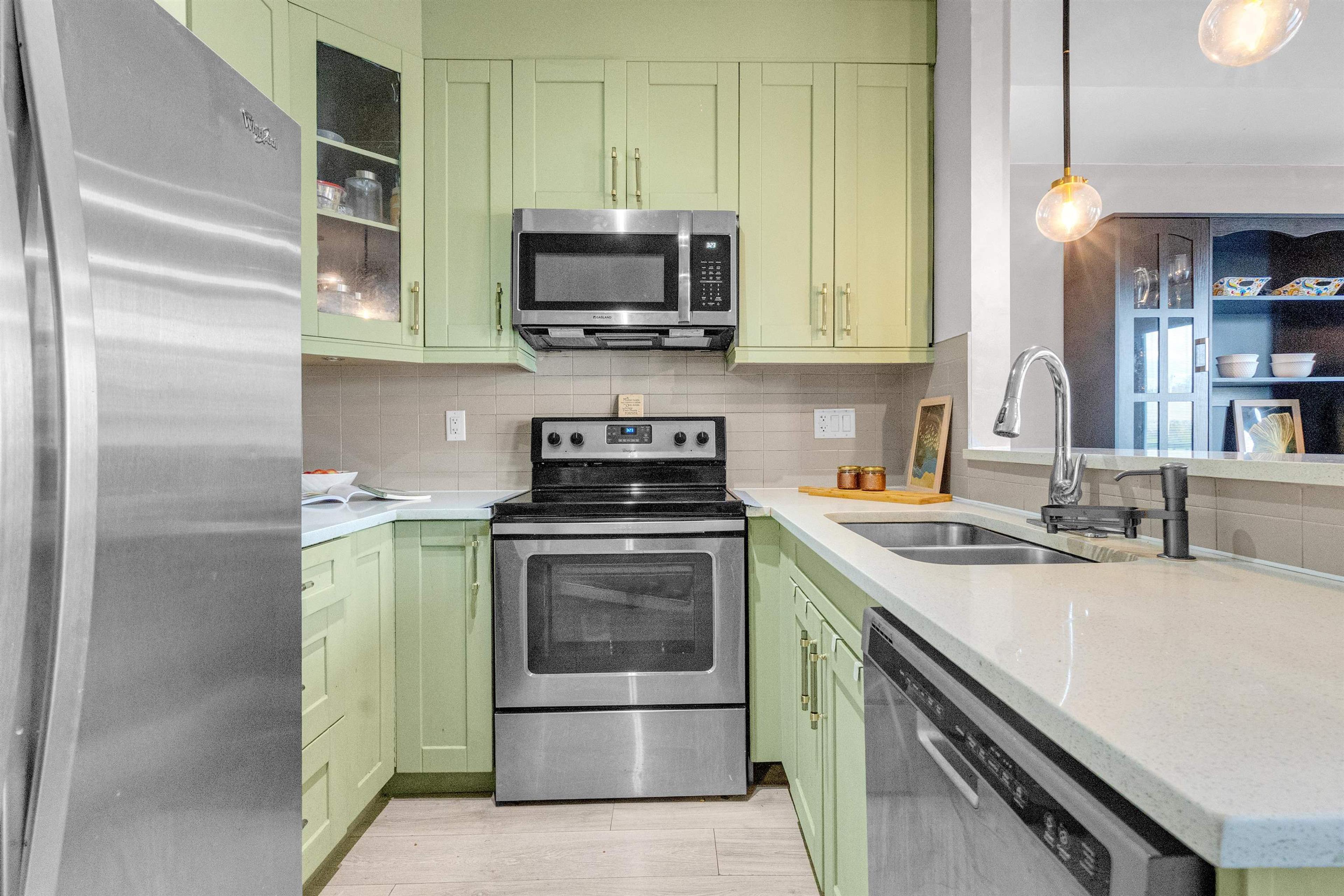 #7 2950 LEFEUVRE ROAD - 10