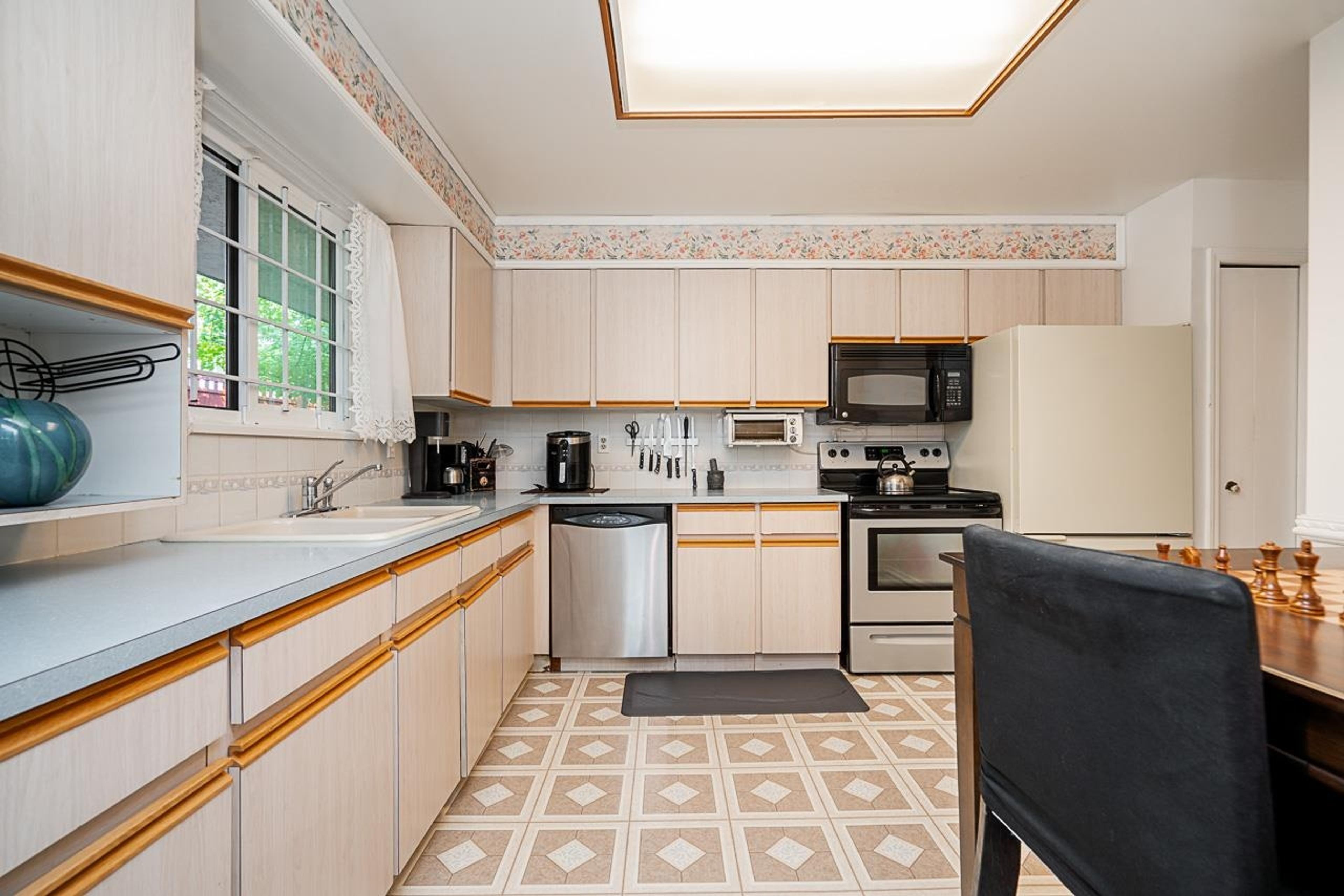 #519 1350 VIDAL STREET - 13